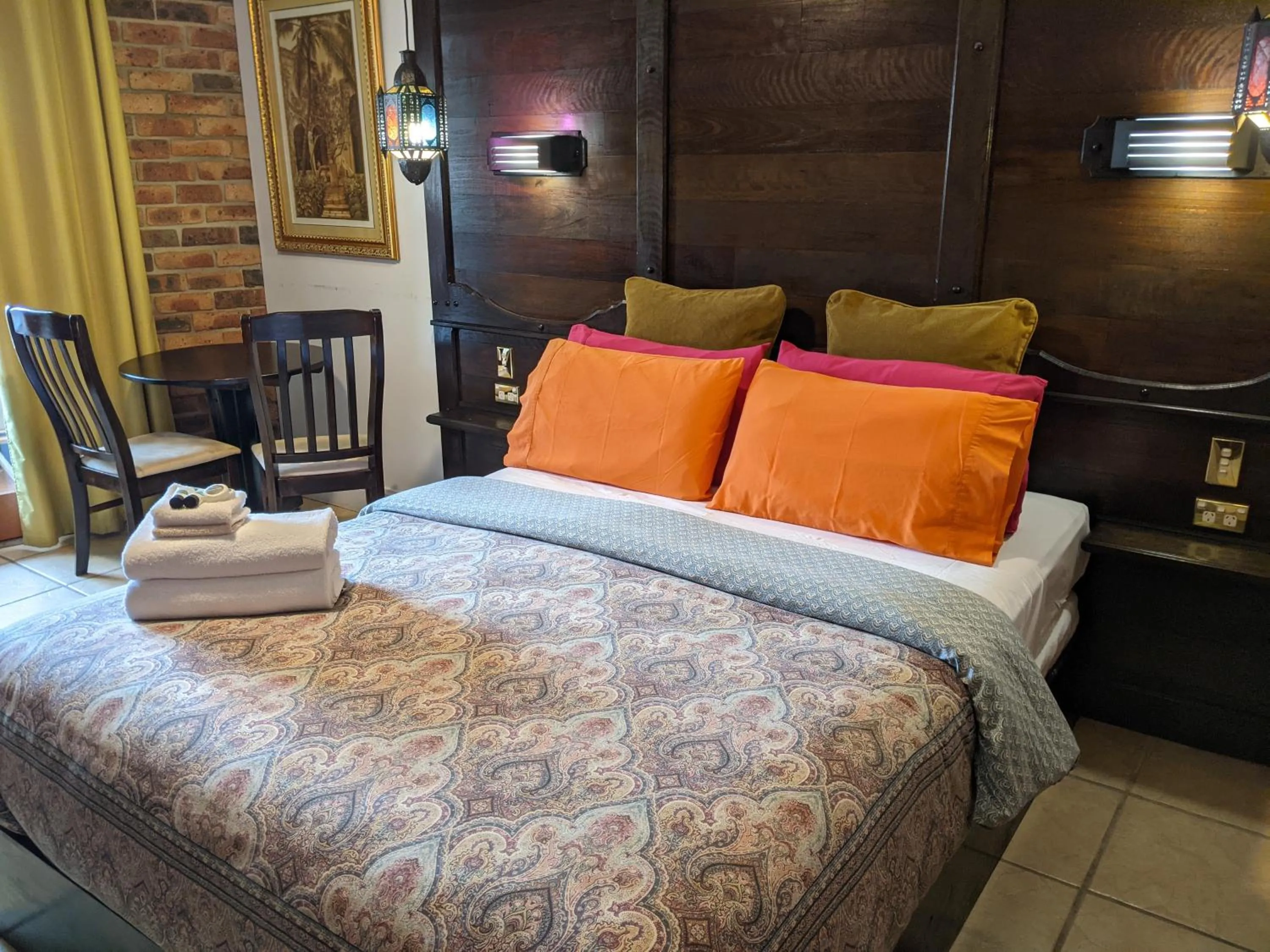 Bed in Ettalong Beach Tourist Resort