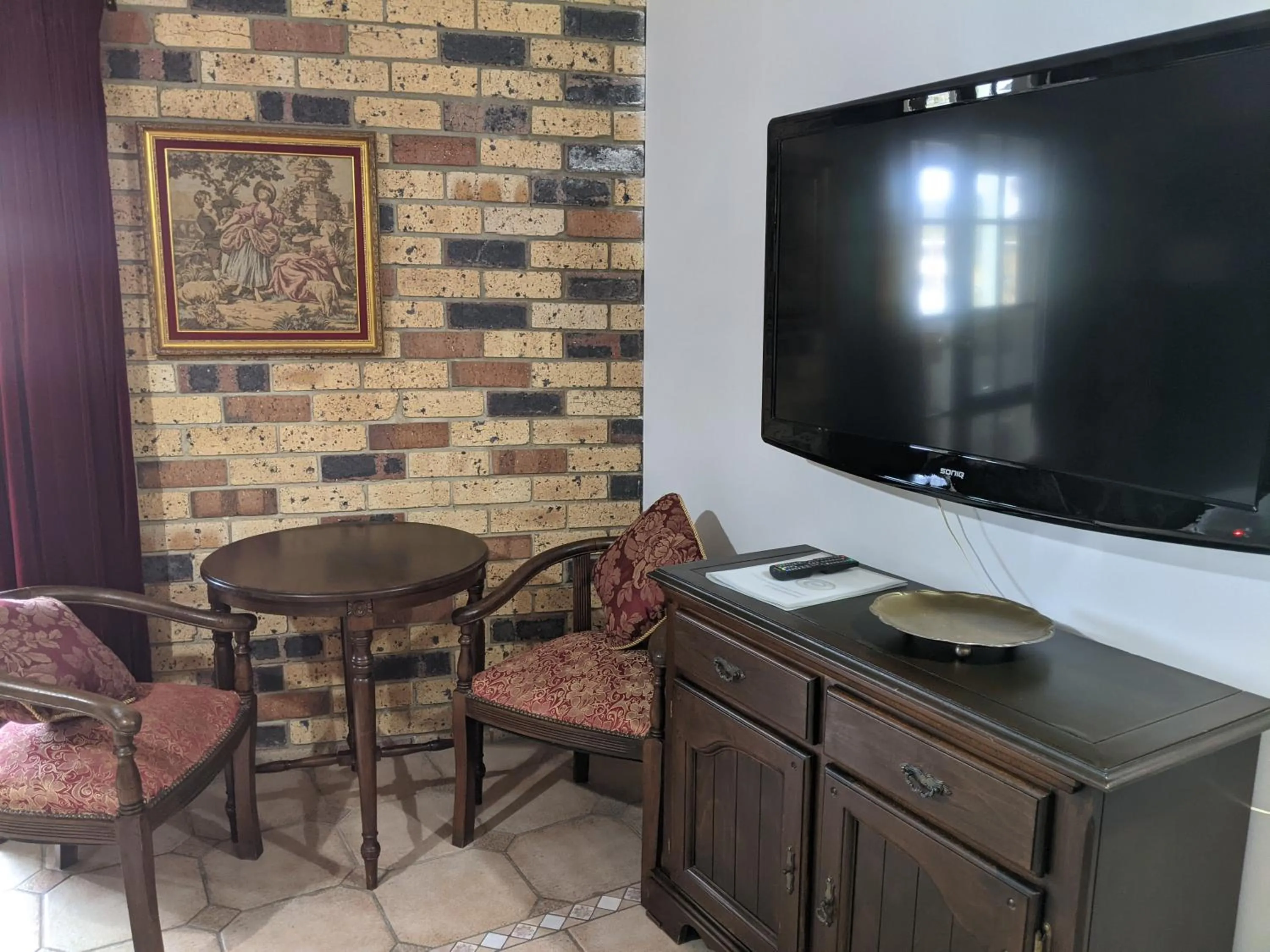 TV and multimedia in Ettalong Beach Tourist Resort