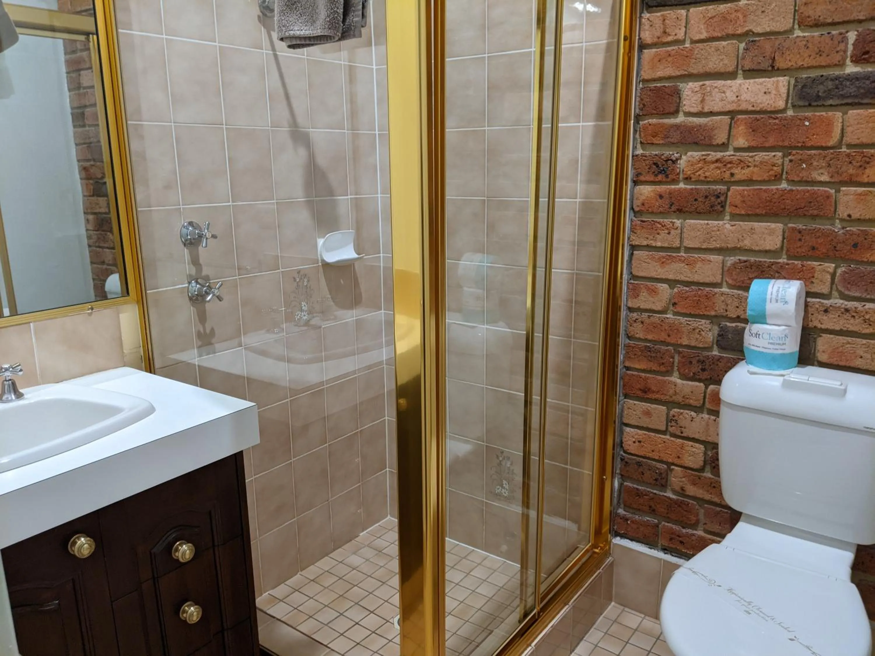 Bathroom in Ettalong Beach Tourist Resort