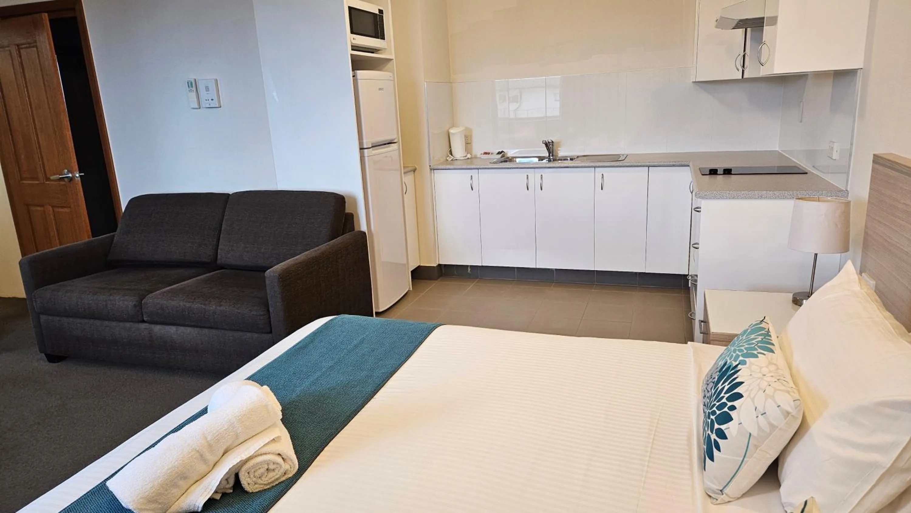 Bed in Copacabana Shores