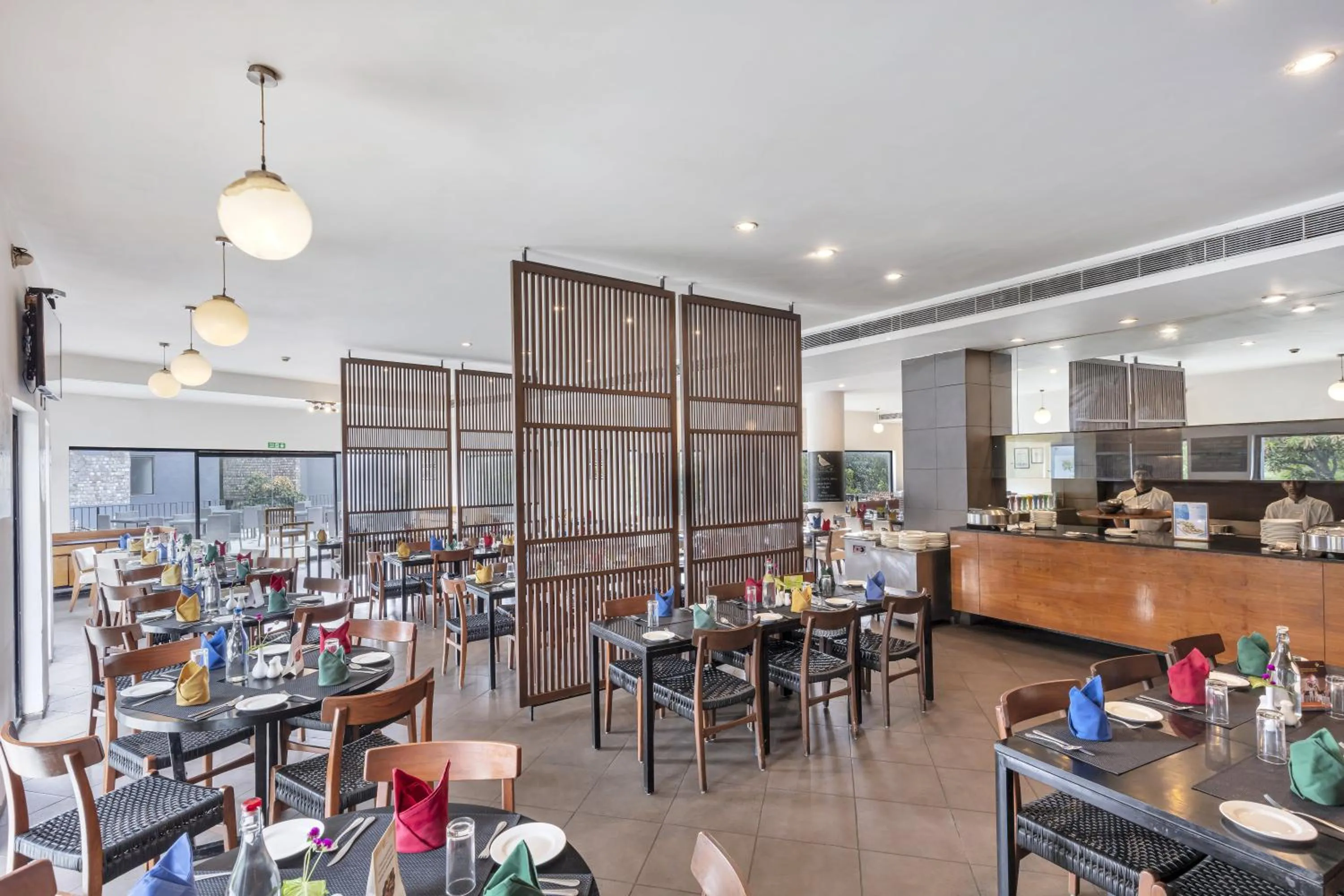 Restaurant/places to eat in Club Mahindra Corbett