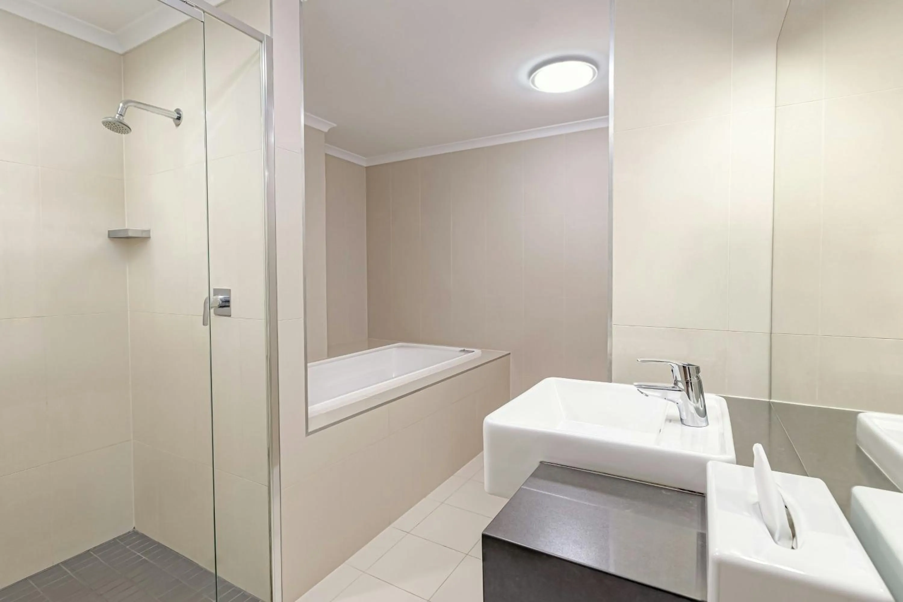 Bathroom in Courtyard by Marriott Darwin