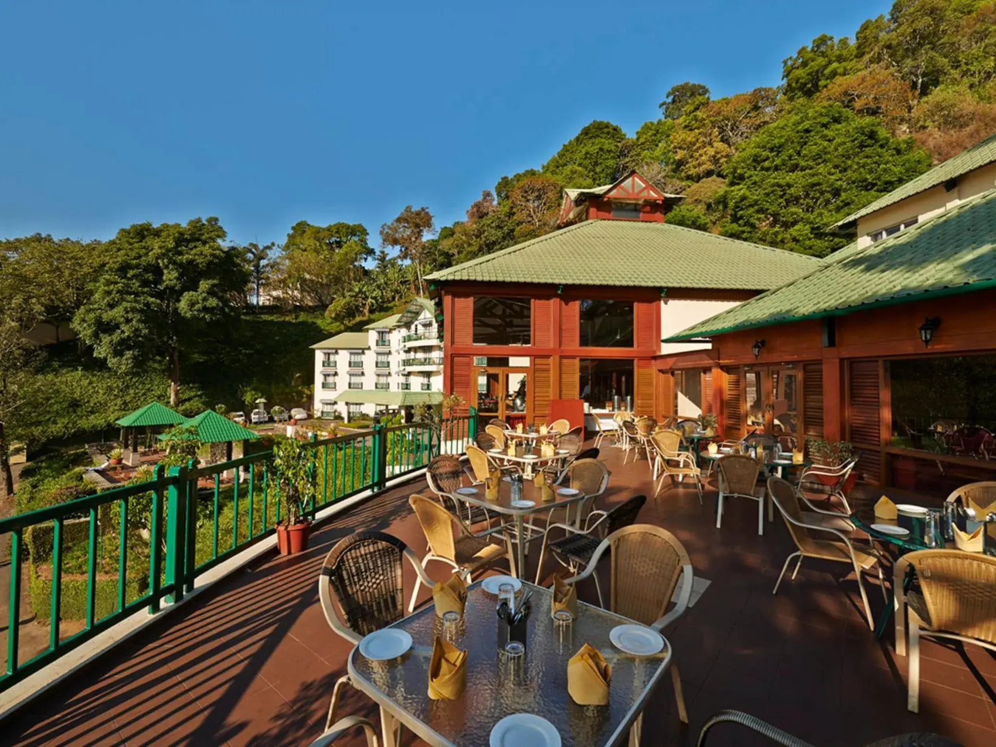 Restaurant/places to eat in Club Mahindra Lake View Munnar Restaurant/places to eat in Club Mahindra Lake View Munnar