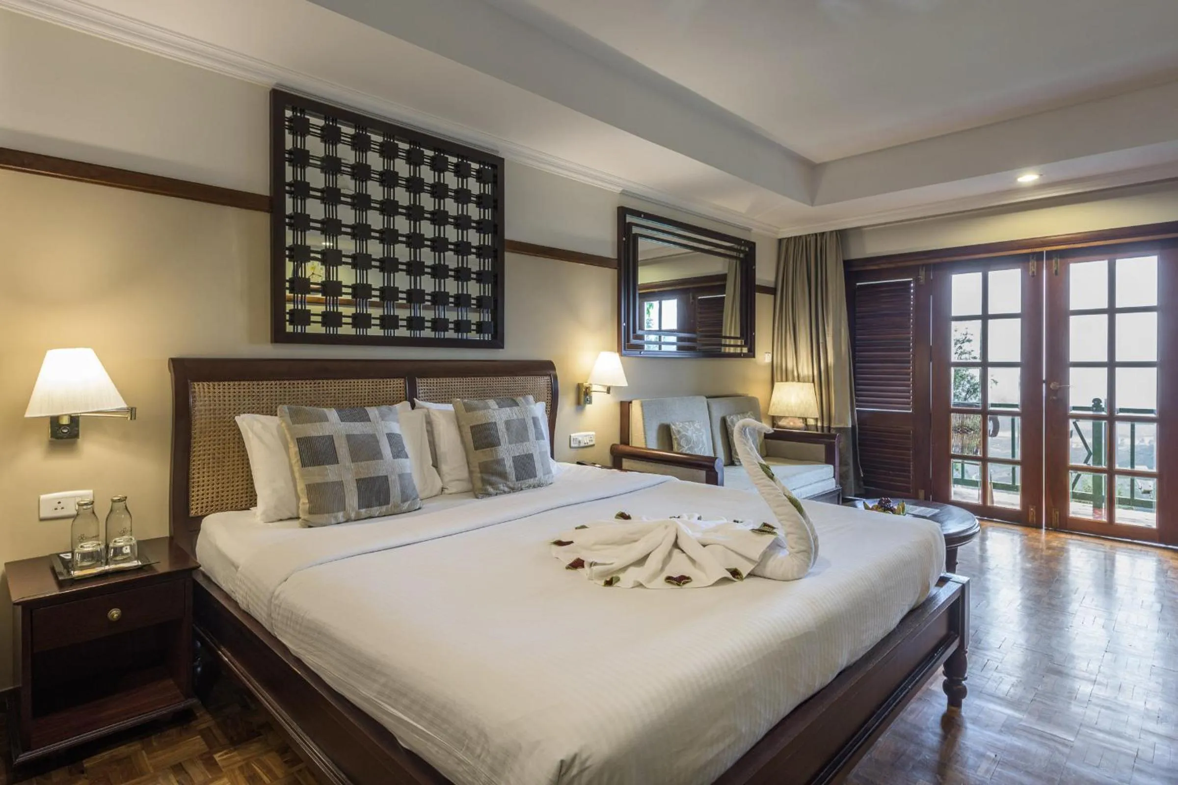 Bedroom, Bed in Club Mahindra Lake View Munnar