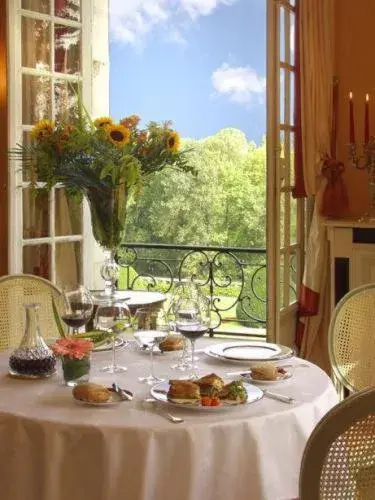 Restaurant/places to eat in Château de Beaulieu et Magnolia Spa, The Originals Relais Restaurant/places to eat in Château de Beaulieu et Magnolia Spa, The Originals Relais