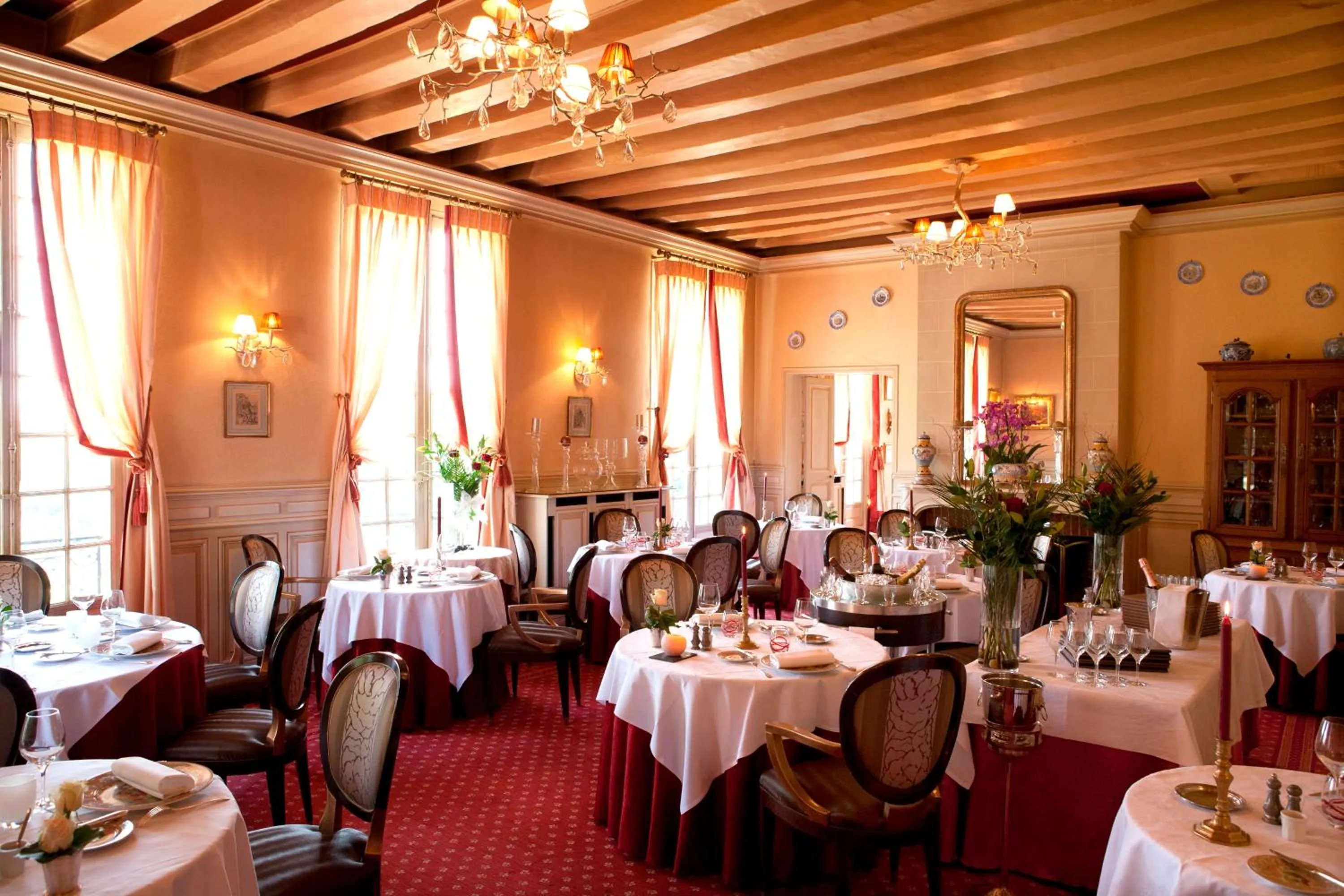 Restaurant/places to eat in Château de Beaulieu et Magnolia Spa, The Originals Relais