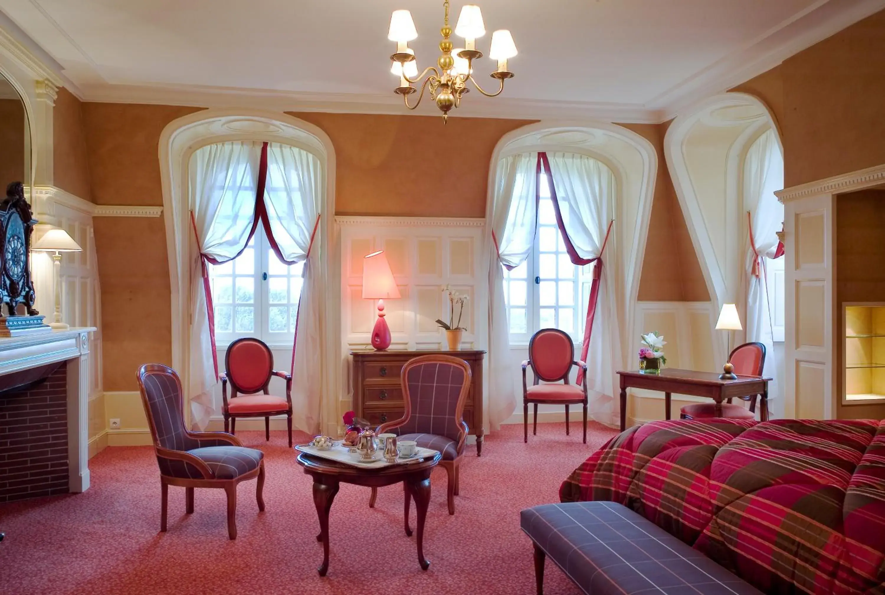 Photo of the whole room in Château de Beaulieu et Magnolia Spa, The Originals Relais Photo of the whole room in Château de Beaulieu et Magnolia Spa, The Originals Relais