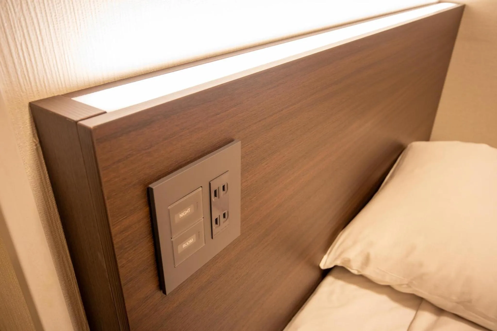 Bed in Hotel Sunroute Matsuyama