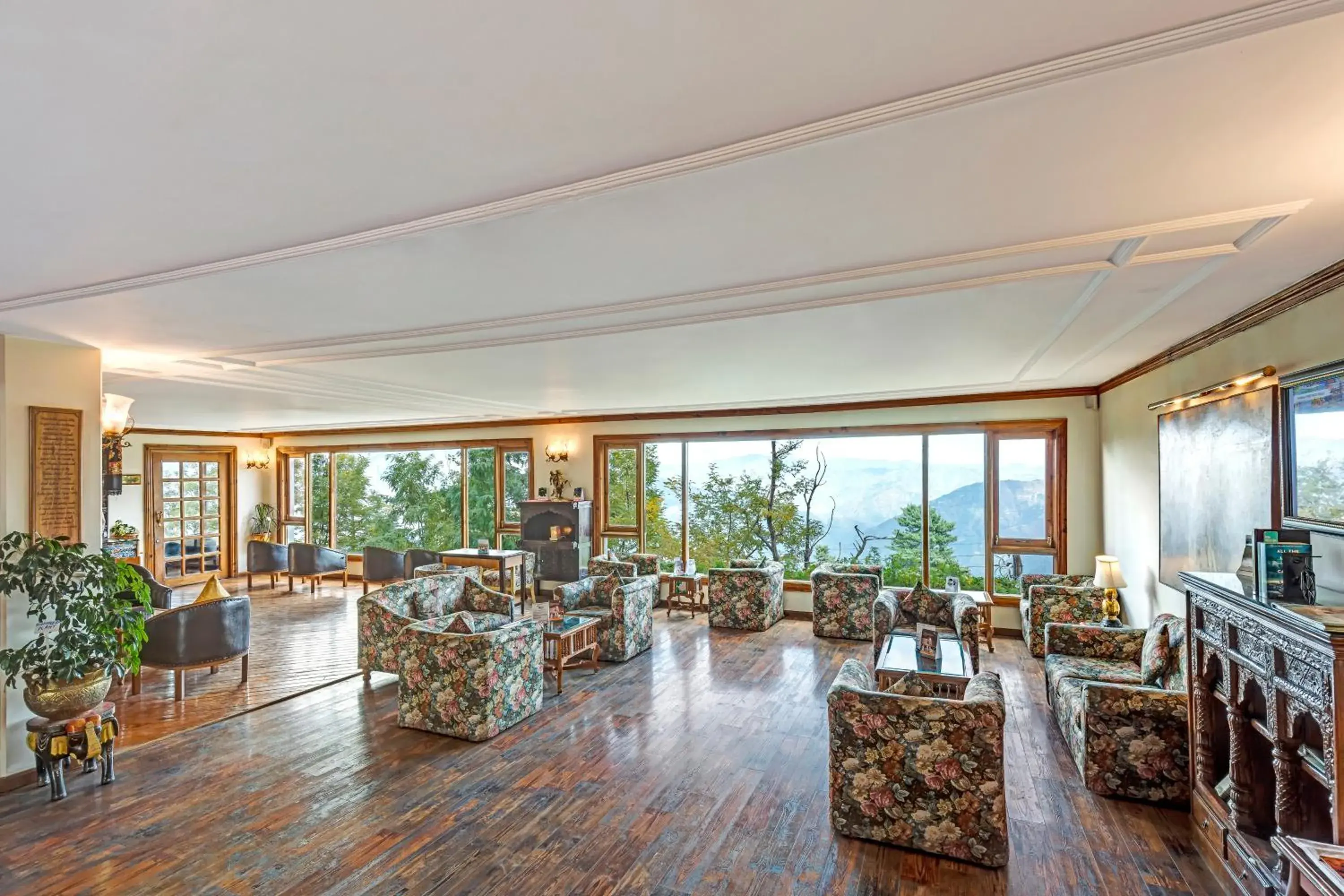 Lobby or reception in Club Mahindra Mashobra Lobby or reception in Club Mahindra Mashobra