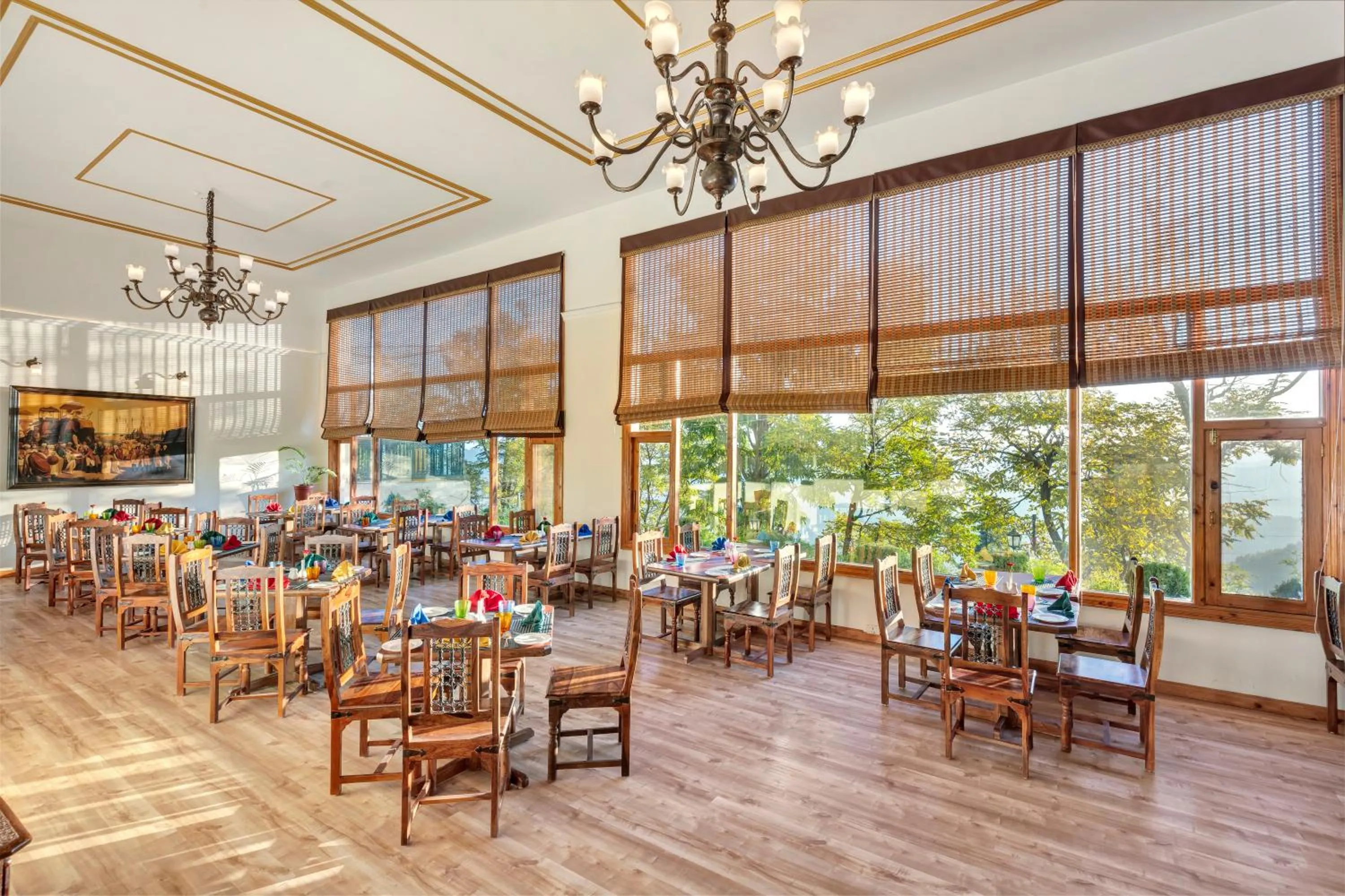 Restaurant/places to eat in Club Mahindra Mashobra