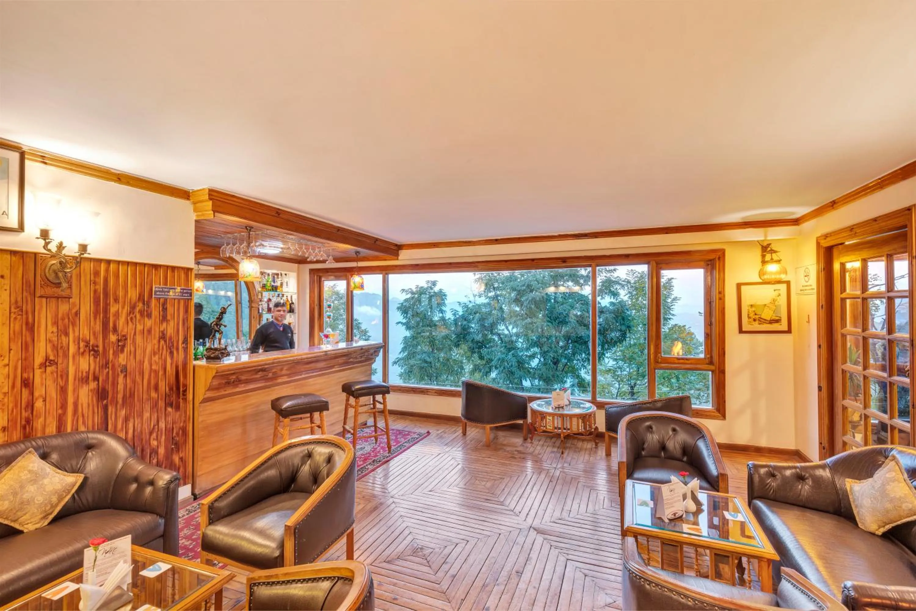 Lounge or bar in Club Mahindra Mashobra