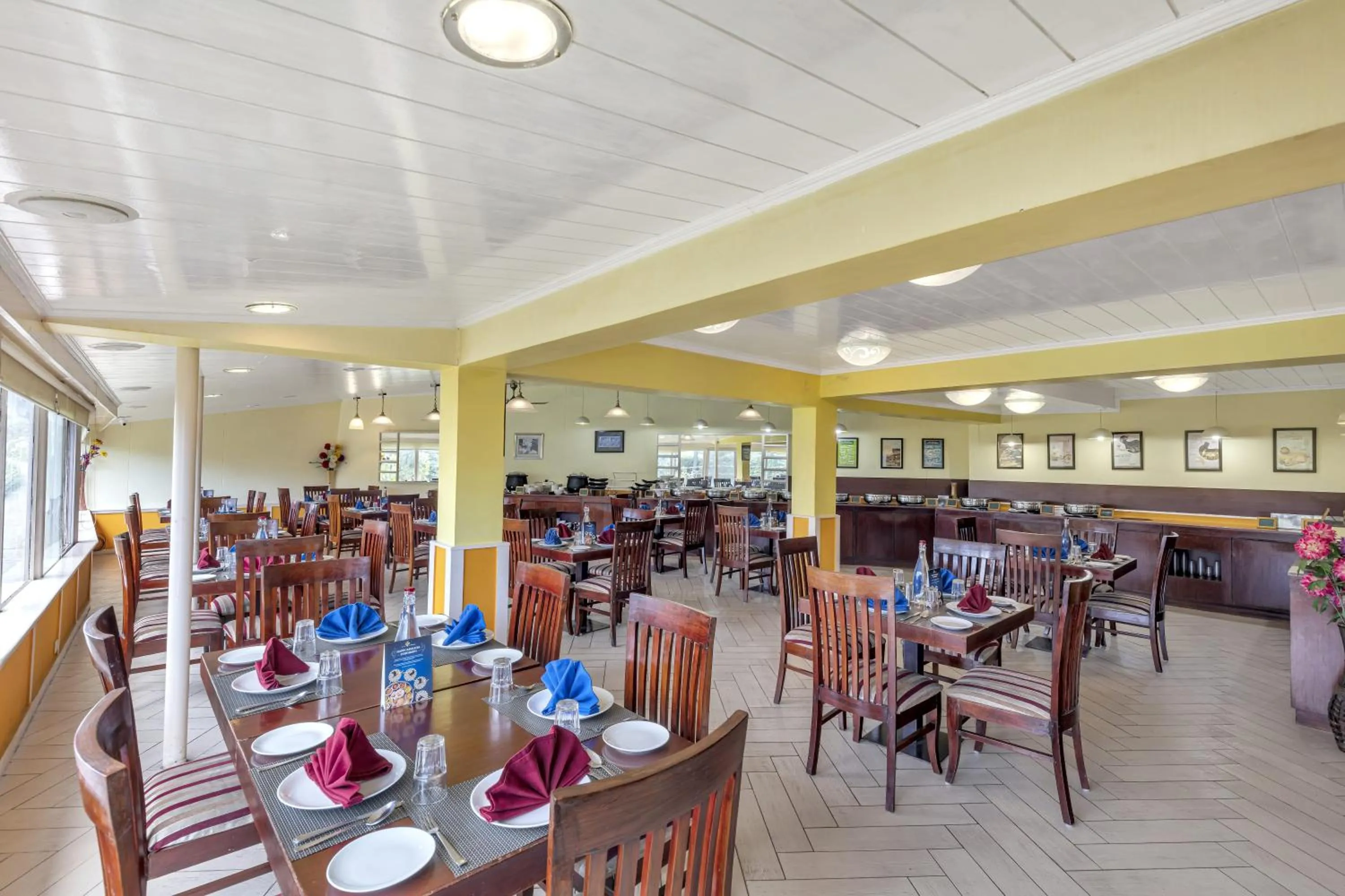 Restaurant/places to eat in Club Mahindra Mussoorie