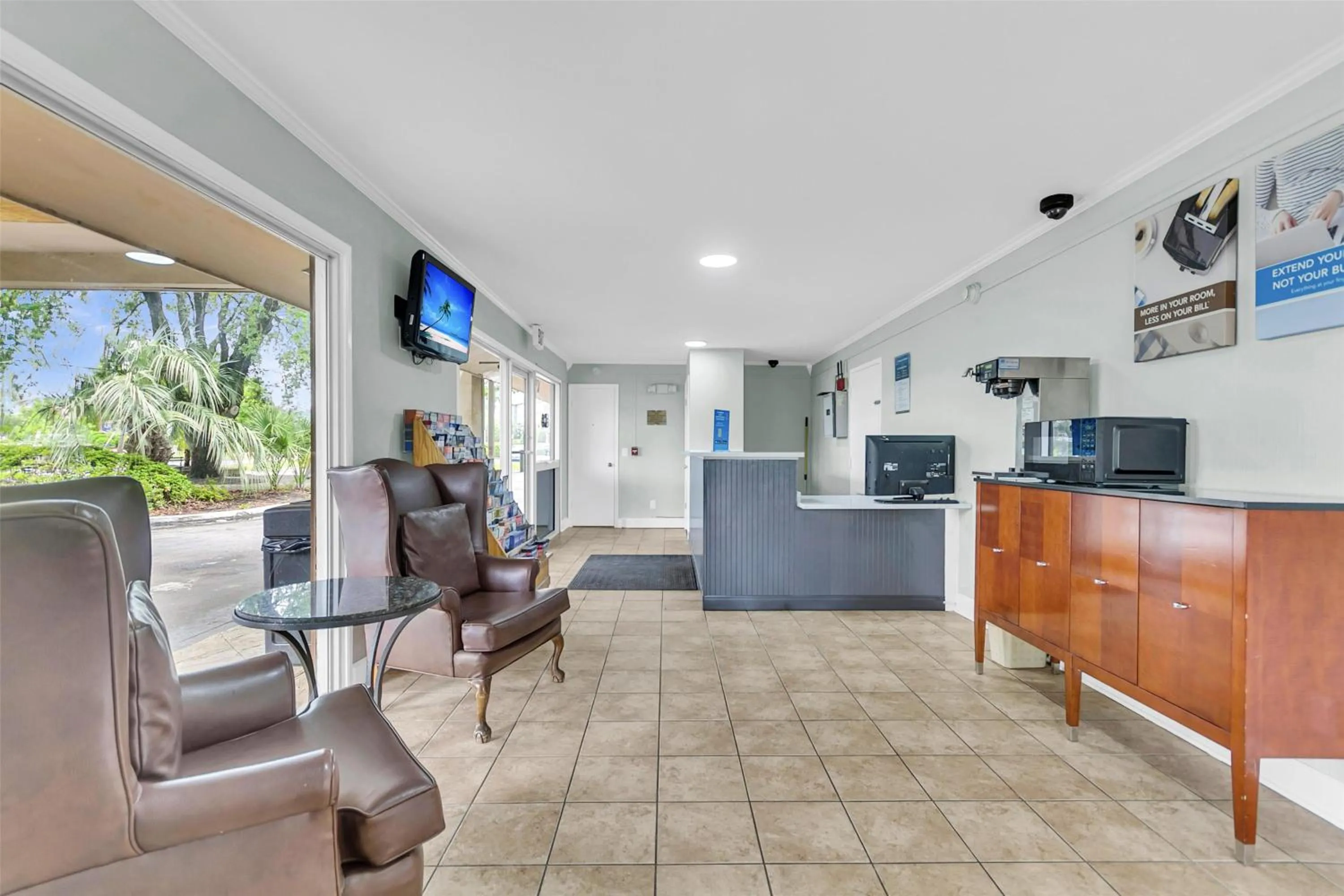 Lobby or reception in Motel 6 Summerville, SC Charleston