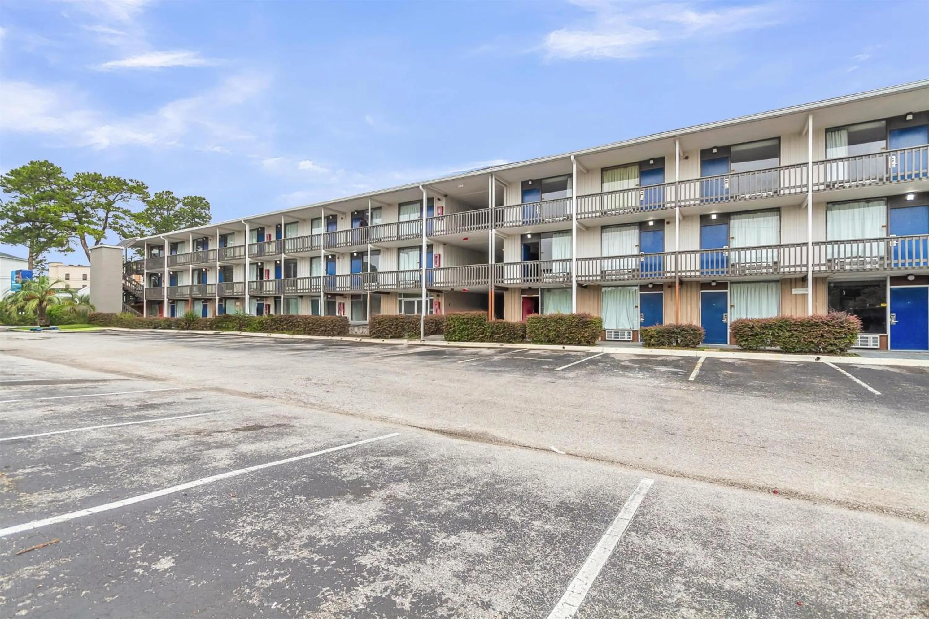Property building in Motel 6 Summerville, SC Charleston