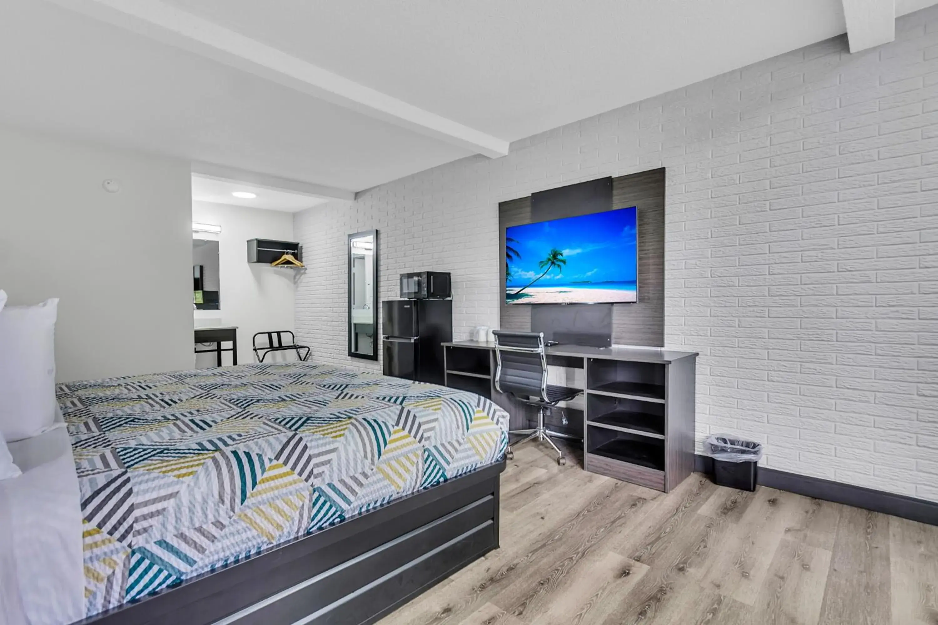 Bedroom, Bed in Motel 6 Summerville, SC Charleston Bedroom, Bed in Motel 6 Summerville, SC Charleston