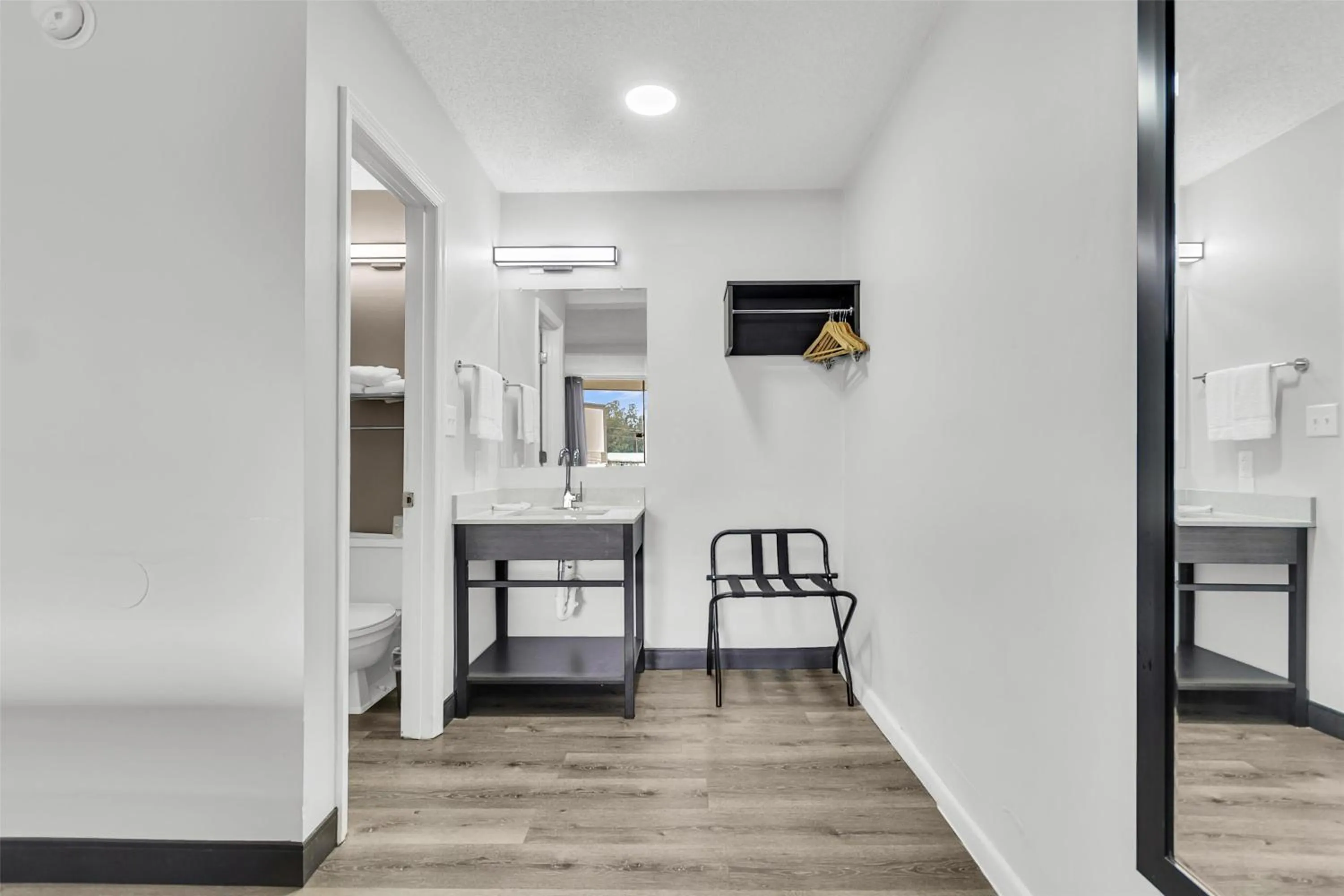 Bathroom in Motel 6 Summerville, SC Charleston