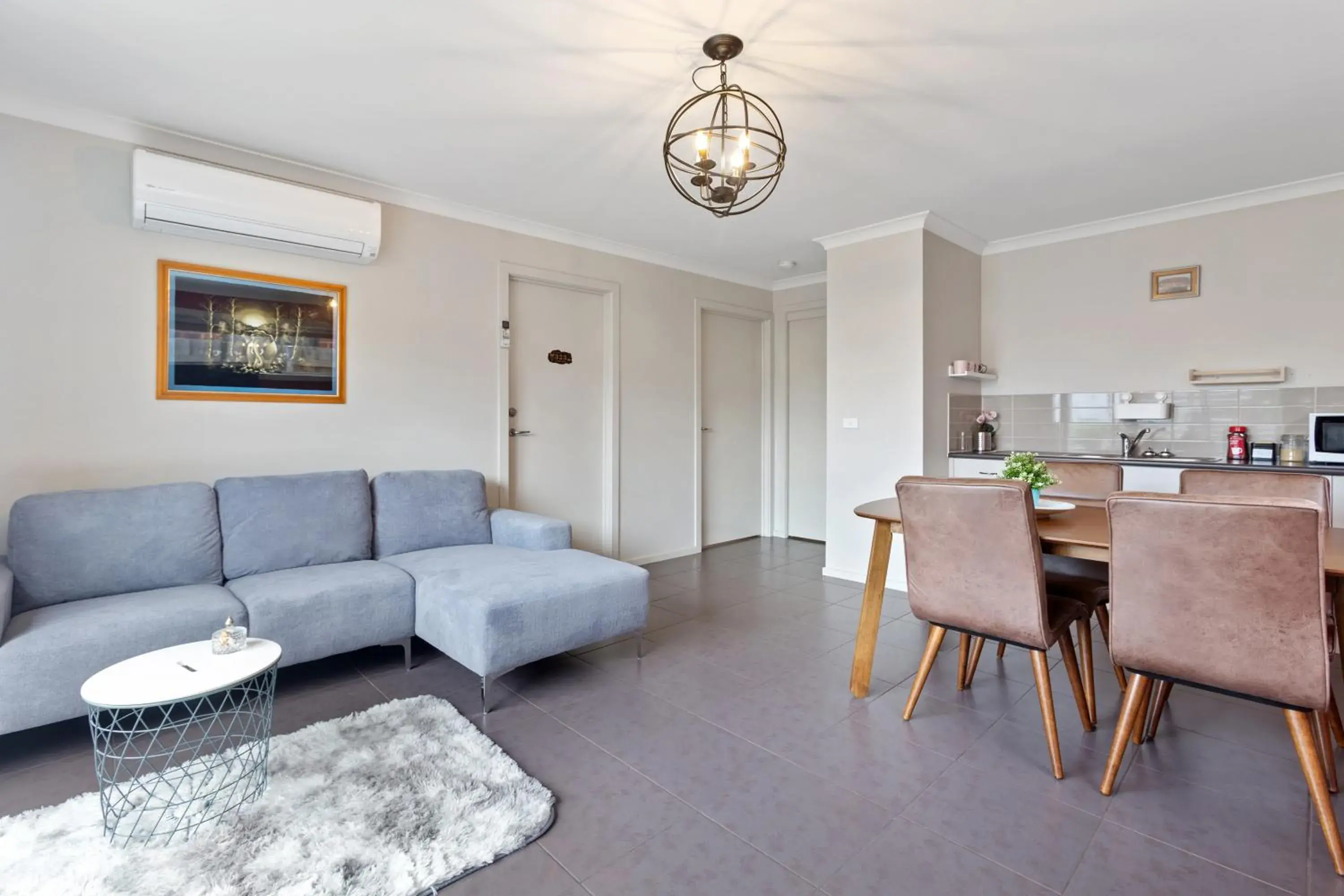 Two-Bedroom Apartment in 32 Scenic Apollo Two-Bedroom Apartment in 32 Scenic Apollo