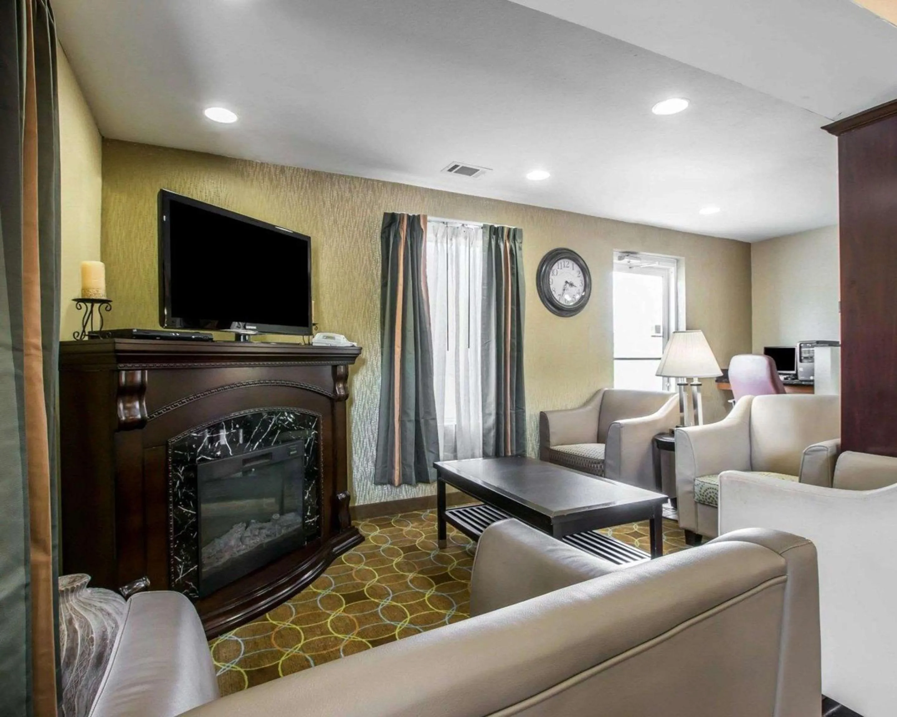 Lobby or reception in Quality Inn Greenwood Hwy 25