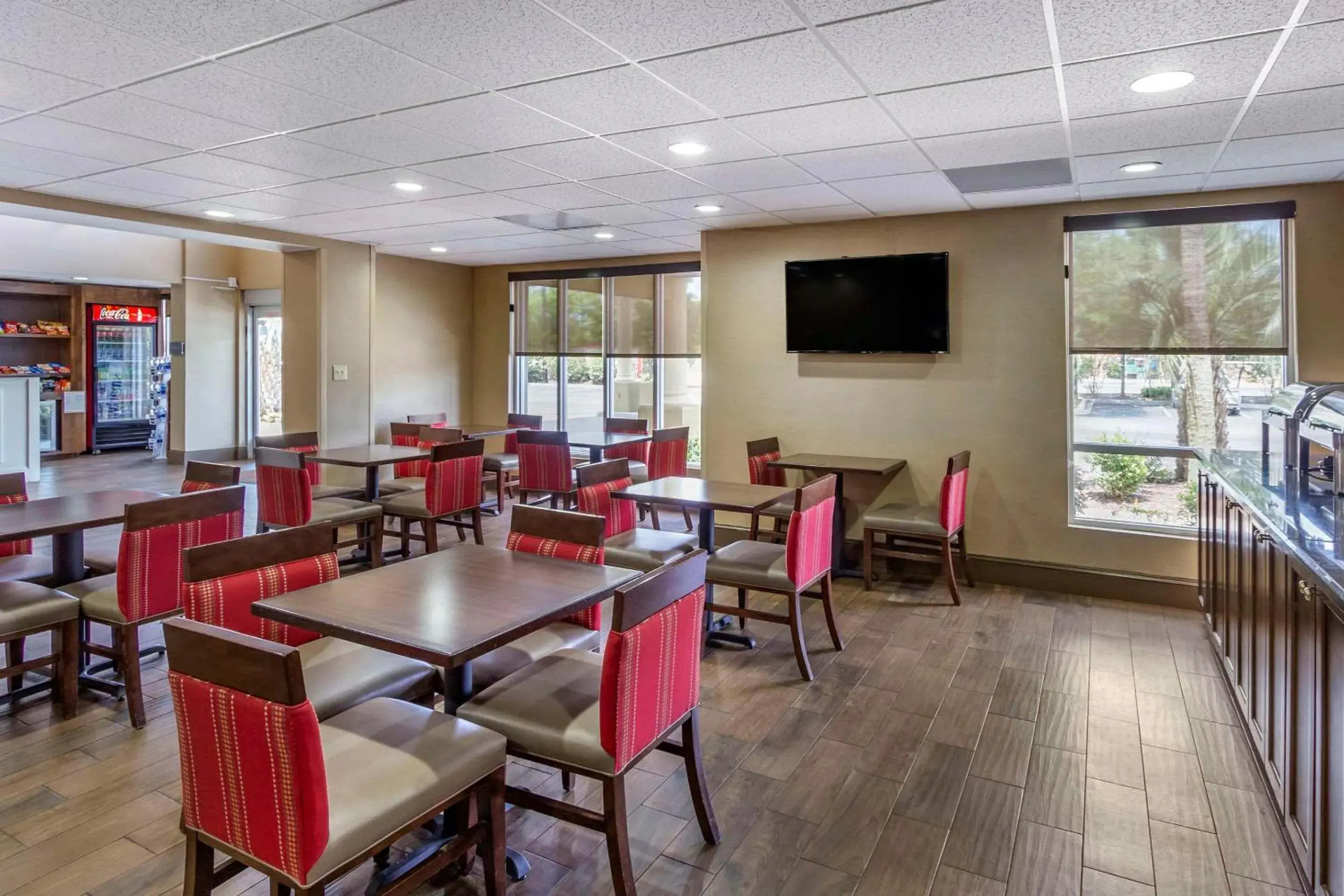 Breakfast in Comfort Suites At the University Breakfast in Comfort Suites At the University