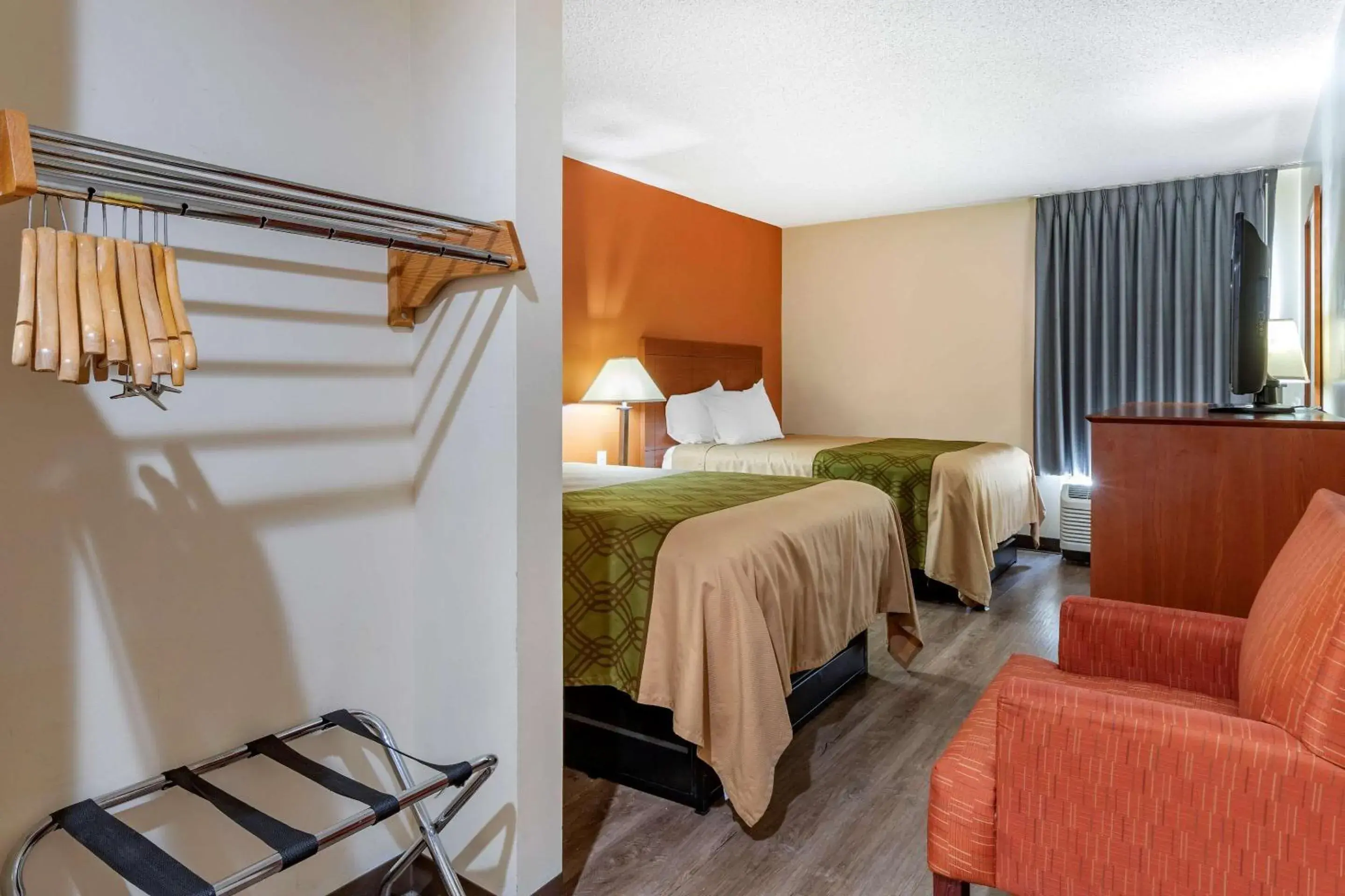 Double Room with Two Double Beds - Disability Access/Non-Smoking in Econo Lodge Saint Stephen Double Room with Two Double Beds - Disability Access/Non-Smoking in Econo Lodge Saint Stephen