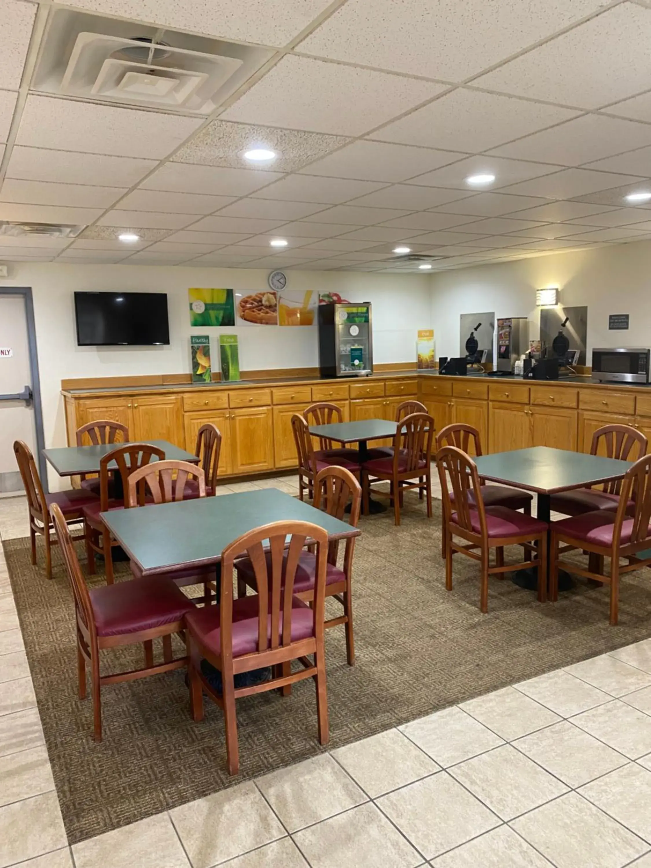 Breakfast in Quality Inn Surfside Myrtle Beach Breakfast in Quality Inn Surfside Myrtle Beach