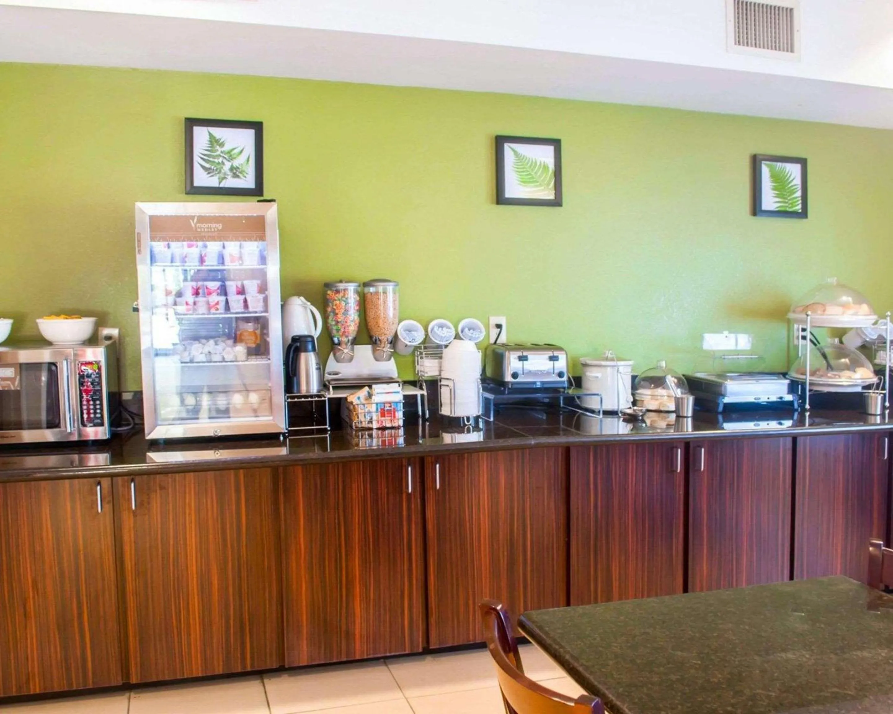 Restaurant/places to eat in Quality Inn Conway Northwest