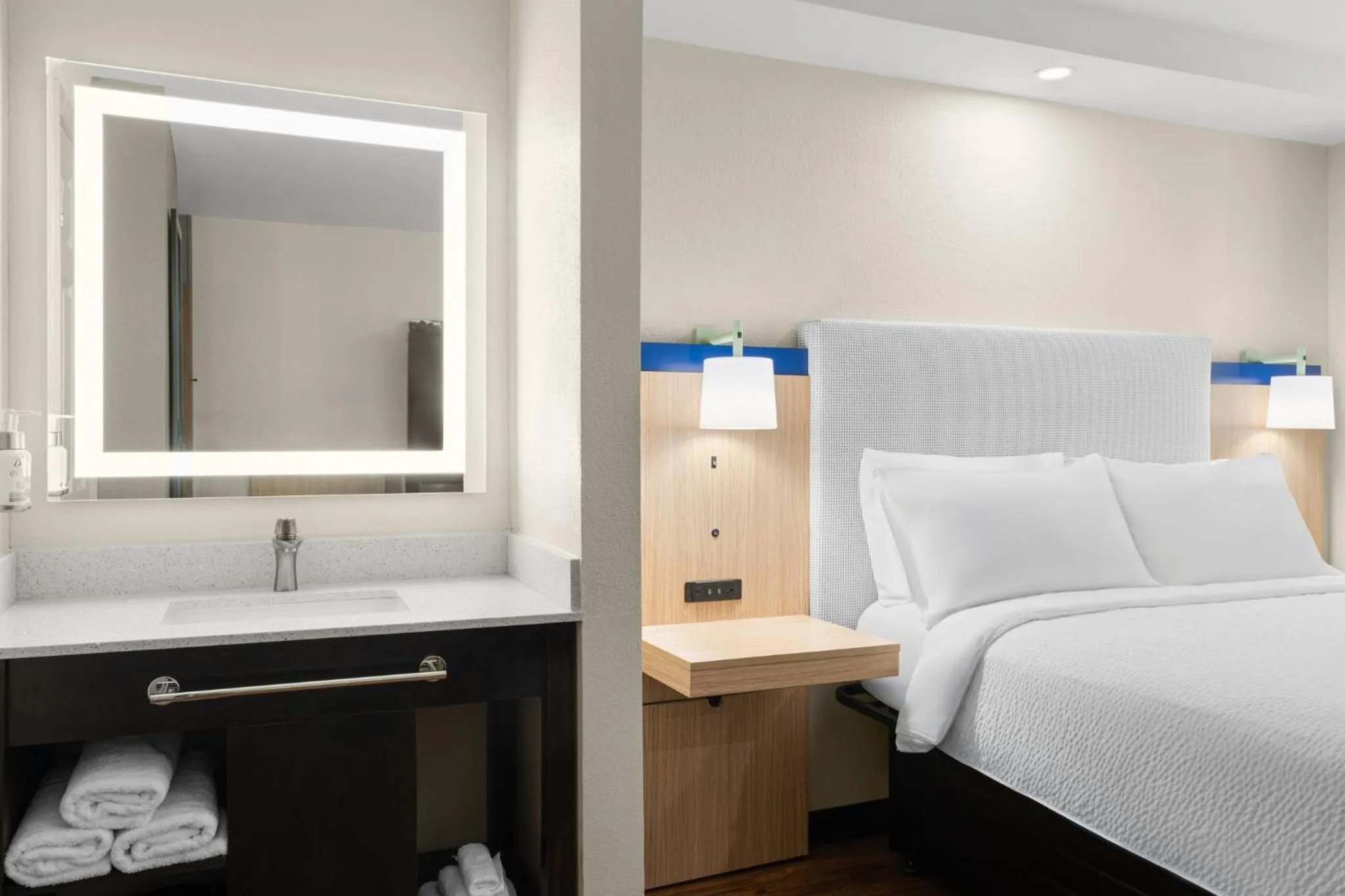 Photo of the whole room, Bed in Garner Hotel Aiken South by IHG