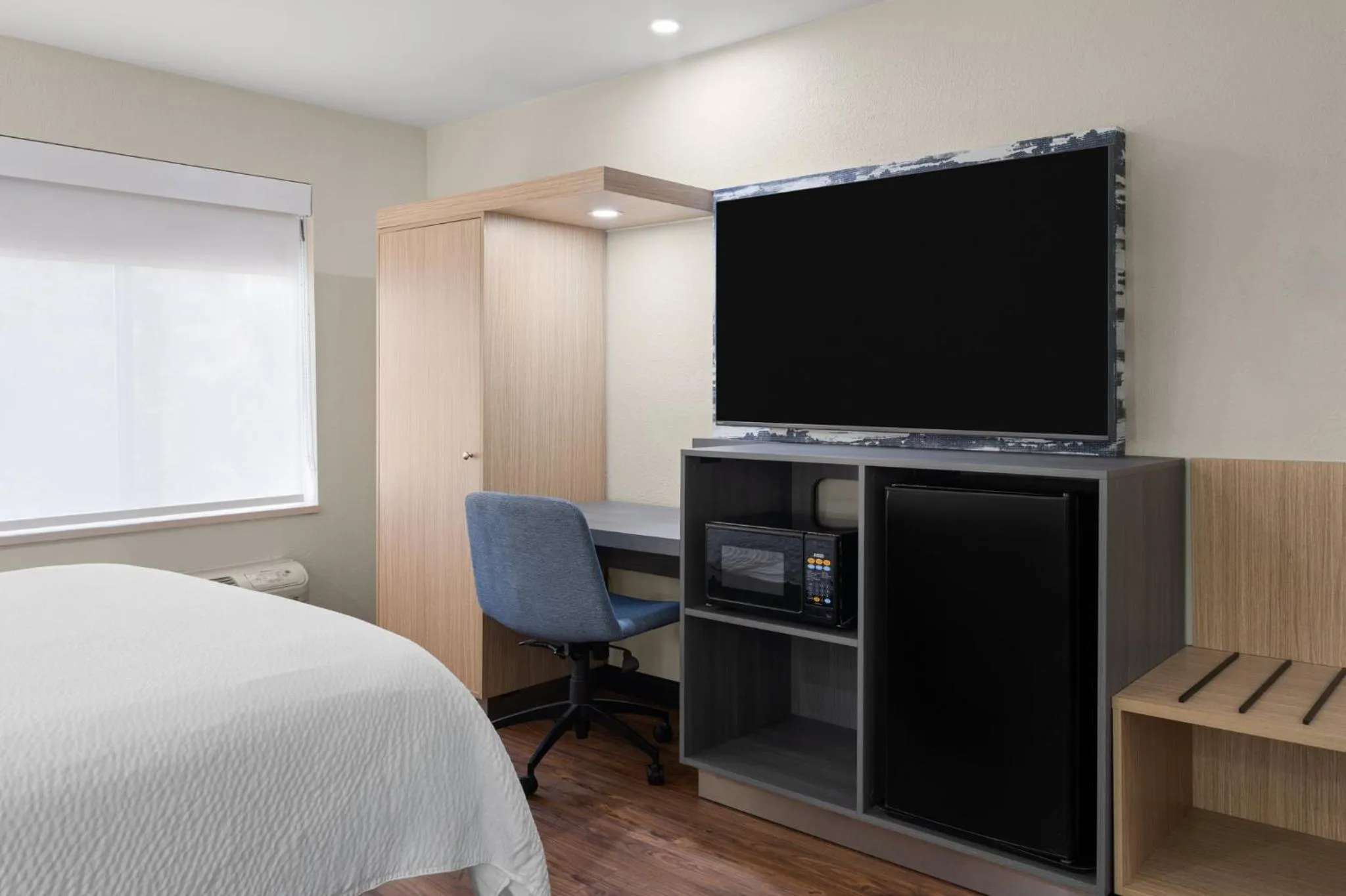 Photo of the whole room, Bed in Garner Hotel Aiken South by IHG