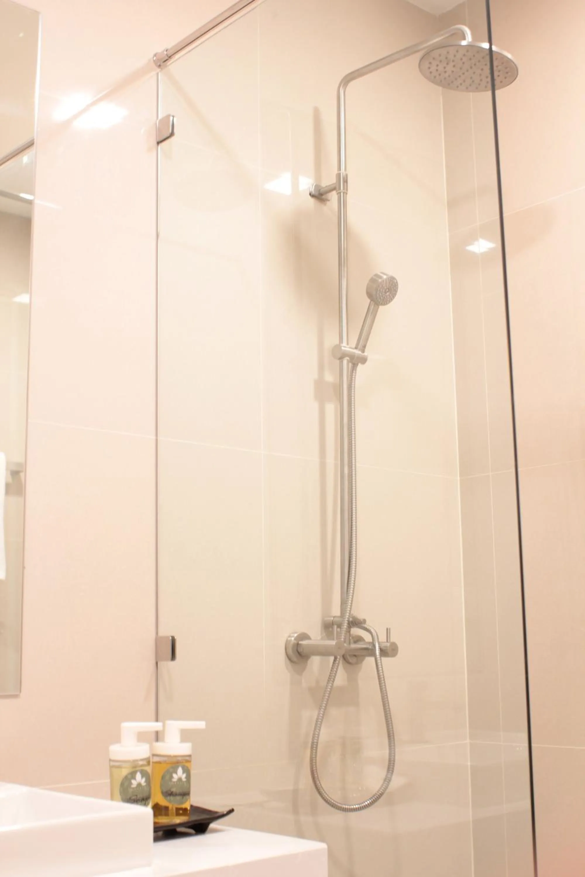 Bathroom in Porestva Hotel Sriracha