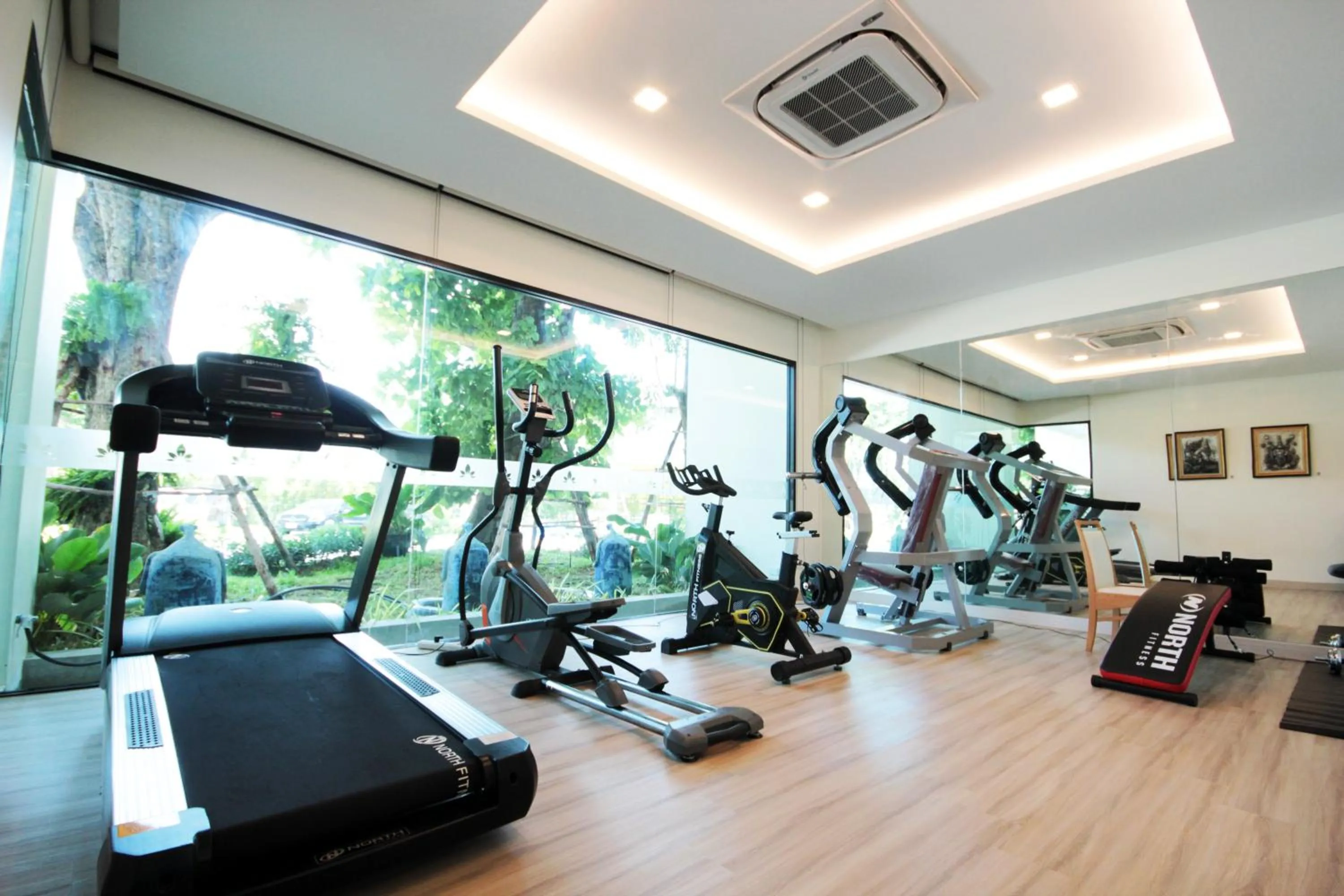 Fitness centre/facilities in Porestva Hotel Sriracha