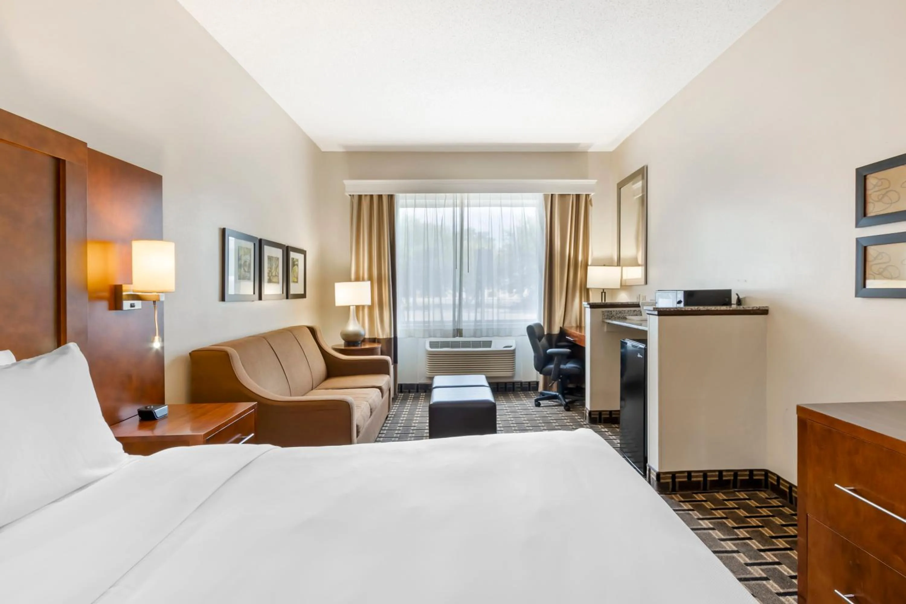 Bedroom, Bed in Comfort Inn Summerville - Charleston