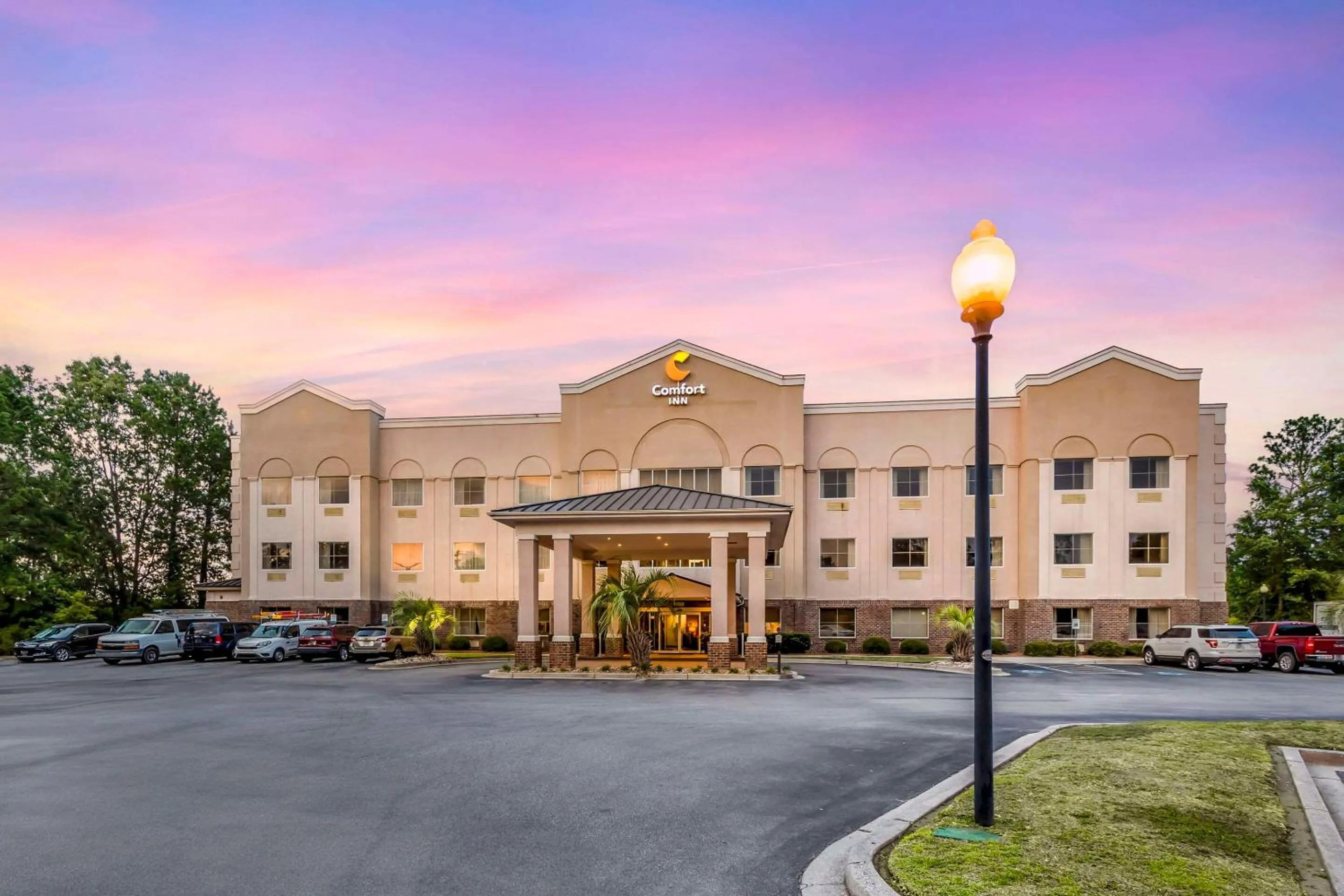 Property building in Comfort Inn Summerville - Charleston