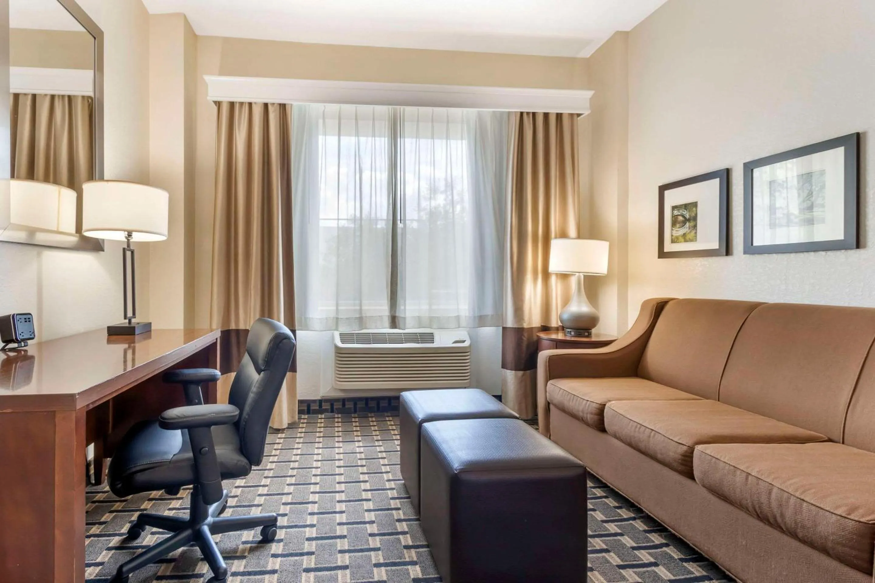 Bedroom in Comfort Inn Summerville - Charleston