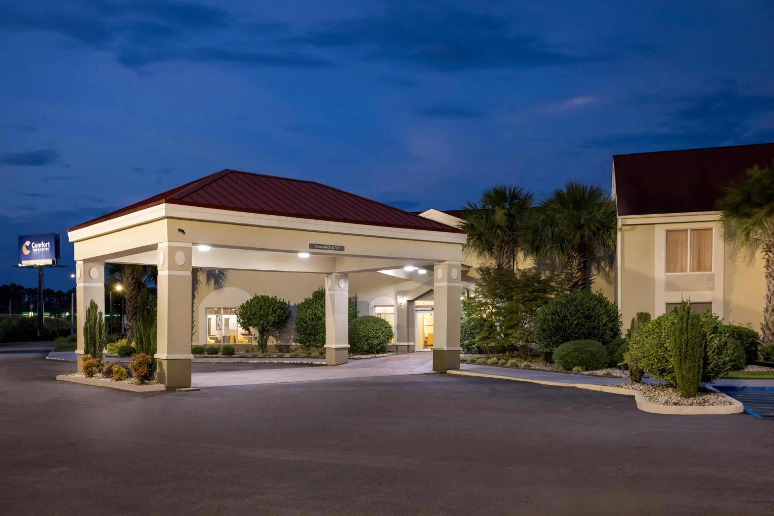 Property building in Comfort Inn & Suites Walterboro I-95