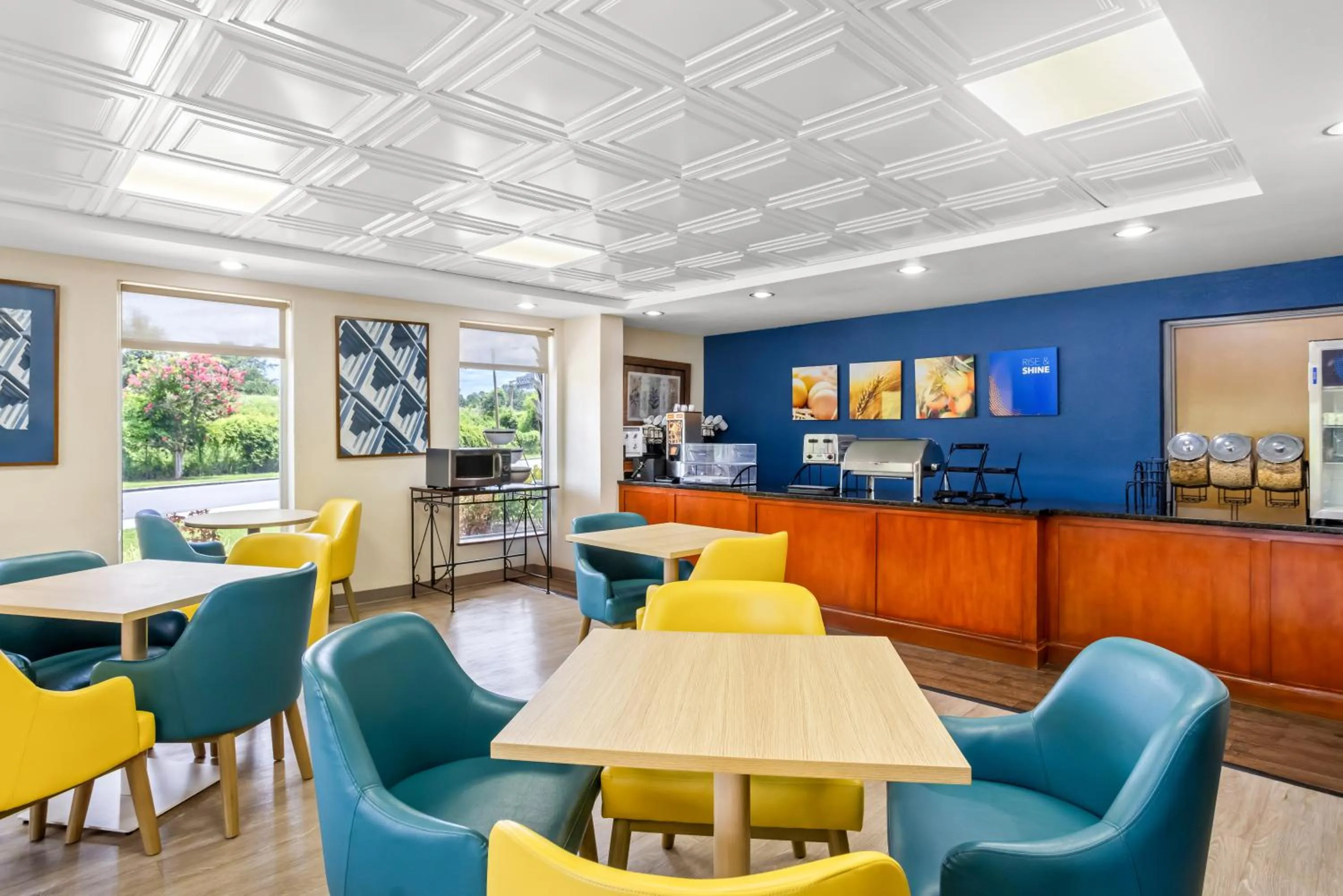 Breakfast in Comfort Inn & Suites Walterboro I-95