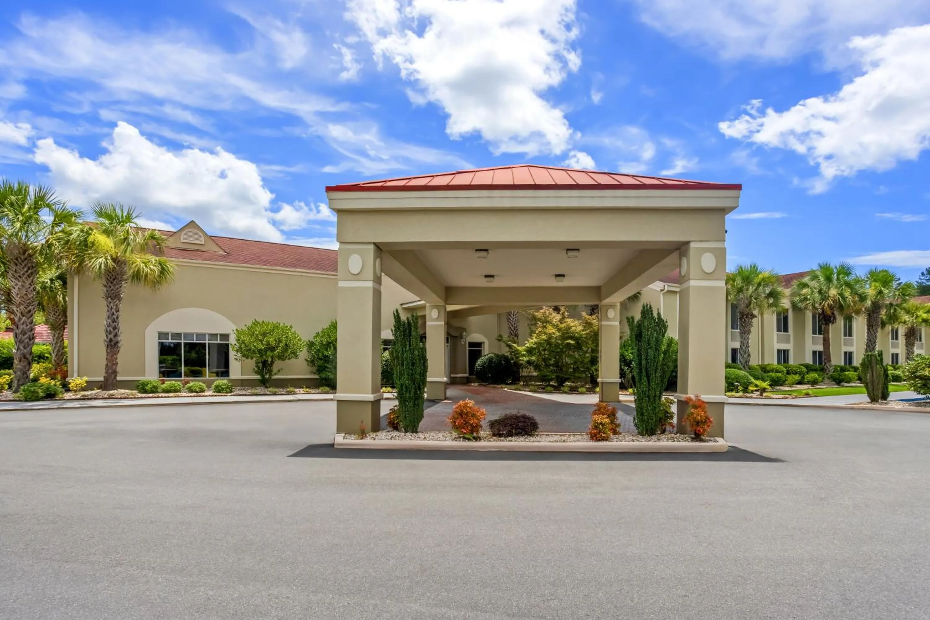 Property building in Comfort Inn & Suites Walterboro I-95
