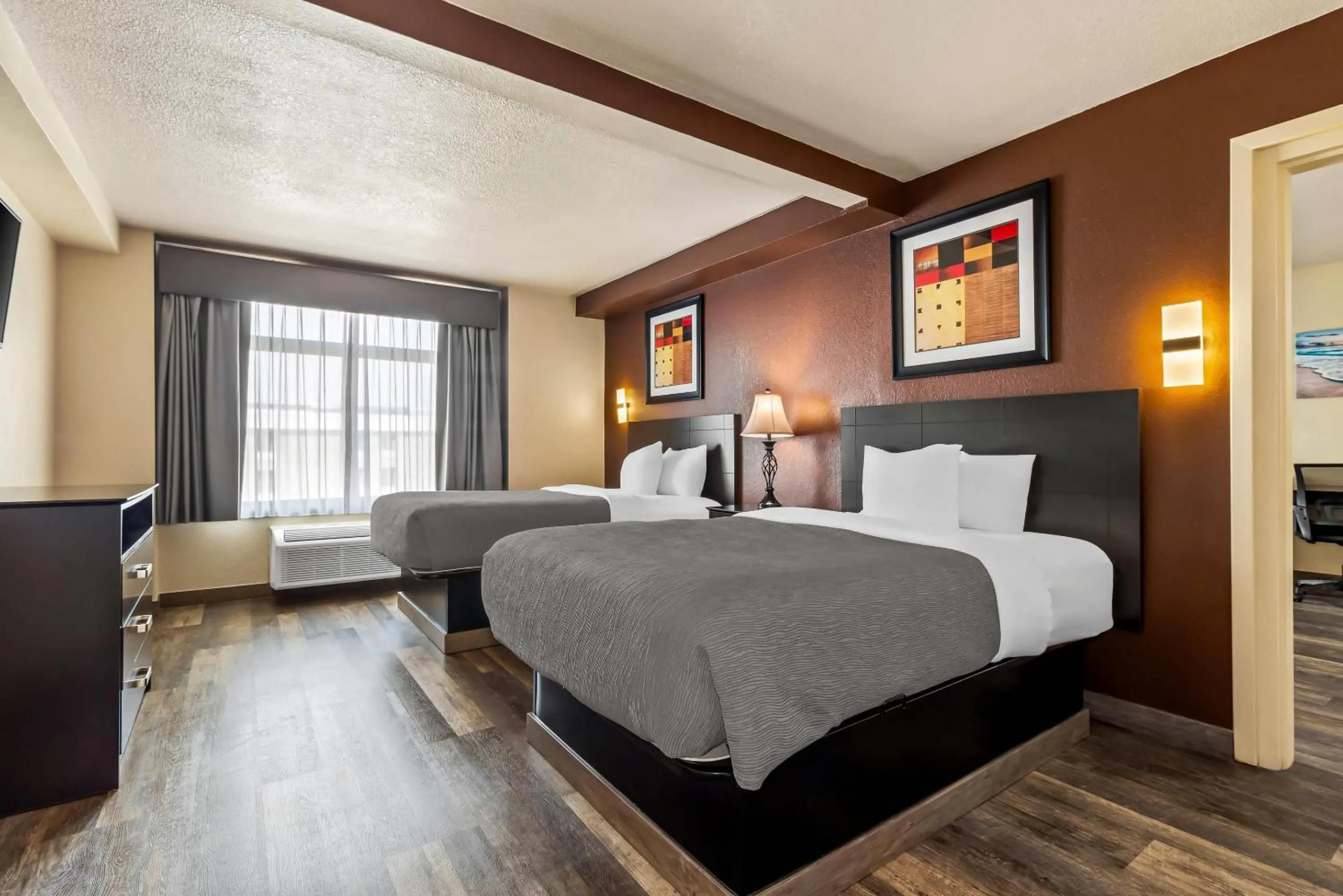 Bedroom, Bed in Quality Inn & Suites North Myrtle Beach