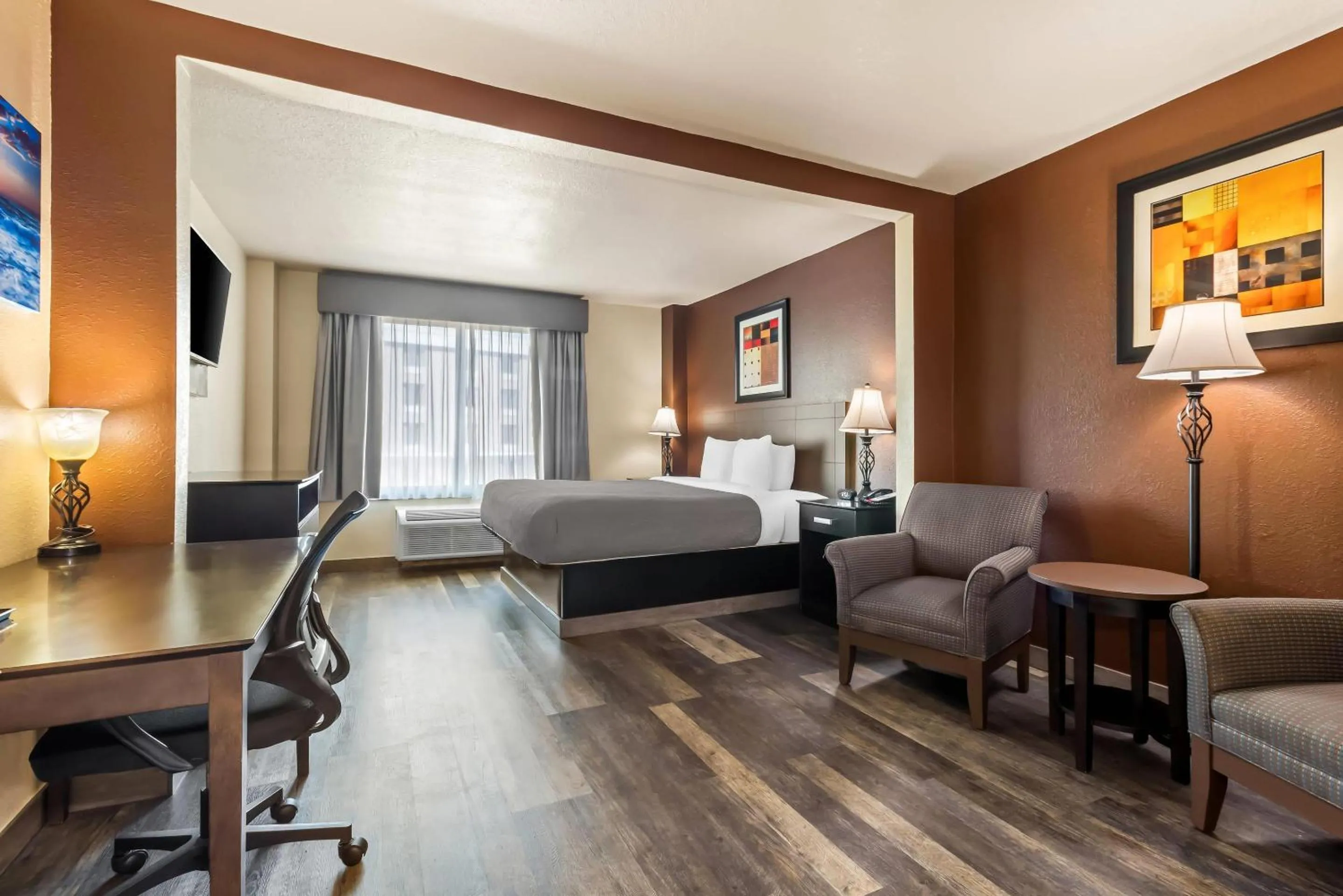 Bedroom, Bed in Quality Inn & Suites North Myrtle Beach