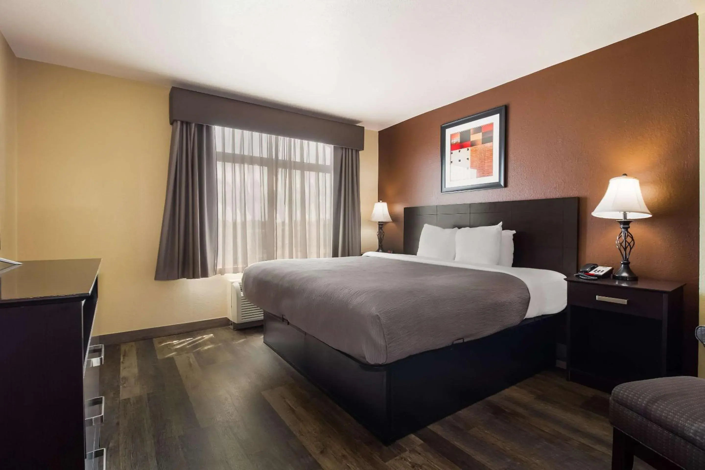 Bedroom, Bed in Quality Inn & Suites North Myrtle Beach Bedroom, Bed in Quality Inn & Suites North Myrtle Beach