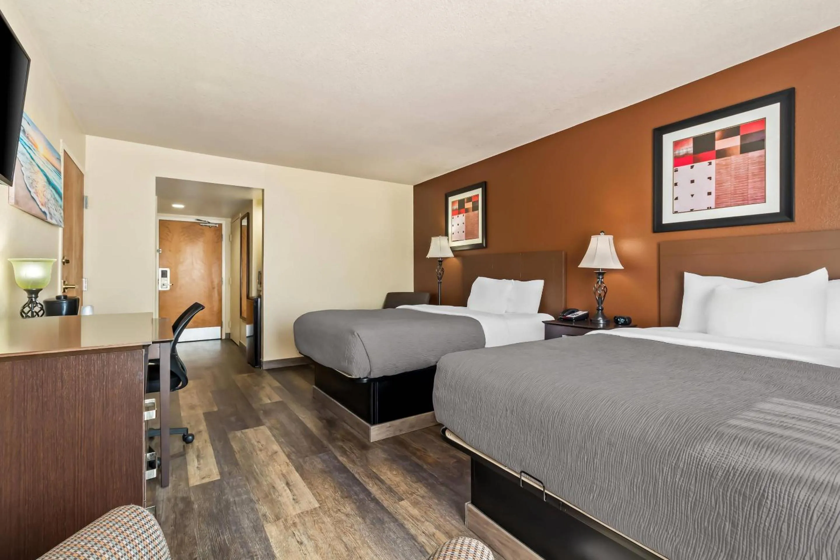 Bedroom, Bed in Quality Inn & Suites North Myrtle Beach