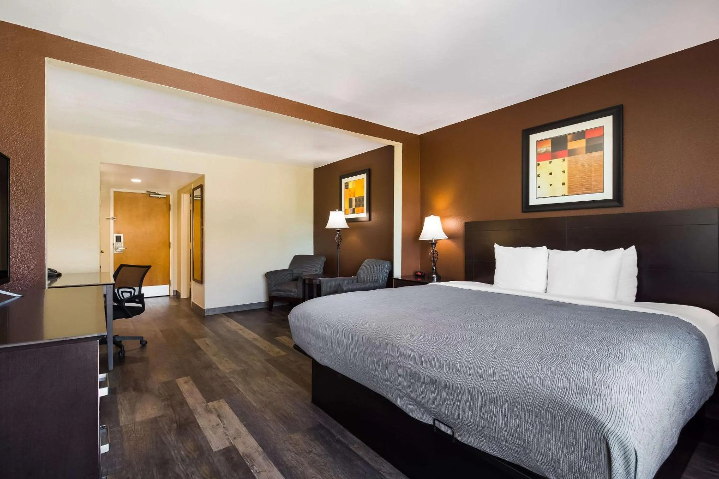 Bedroom, Bed in Quality Inn & Suites North Myrtle Beach