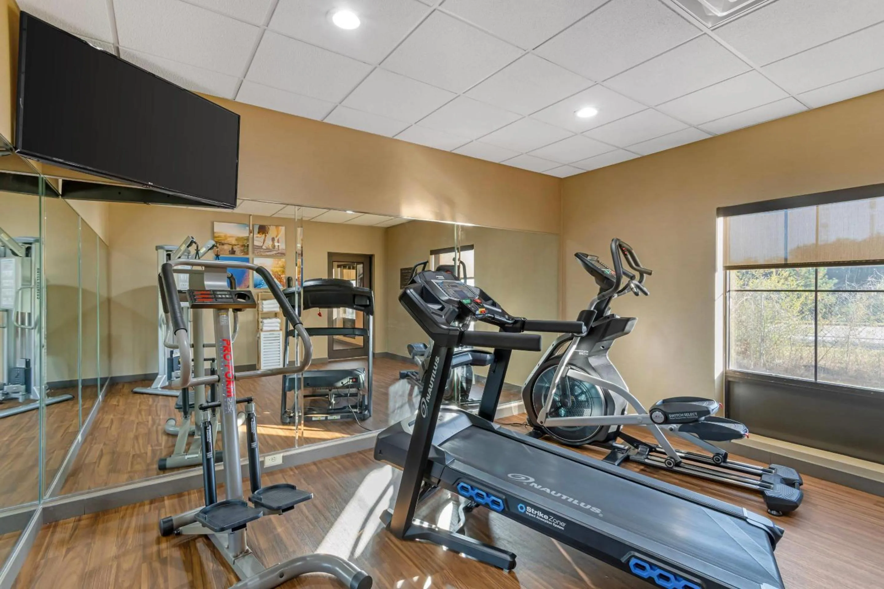 Fitness centre/facilities in Comfort Inn & Suites Spartanburg North