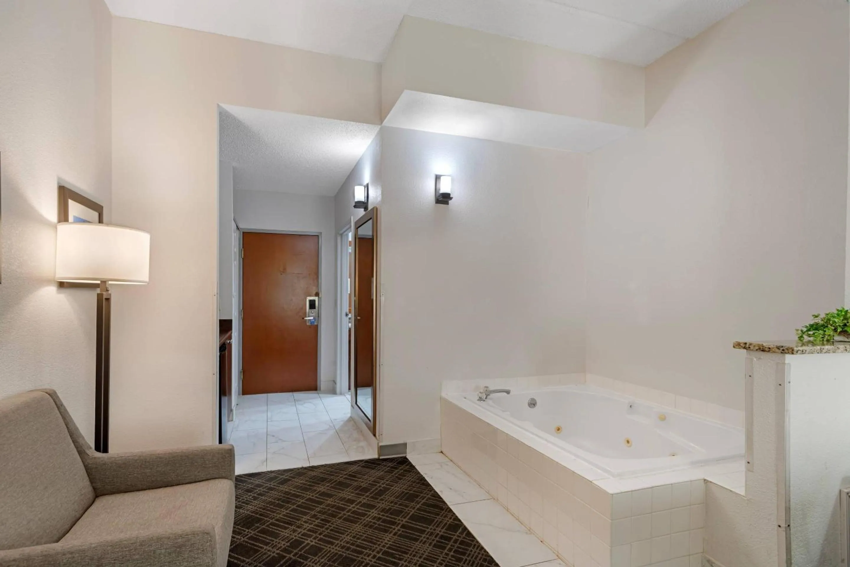 Bedroom, Bed in Comfort Inn & Suites Spartanburg North