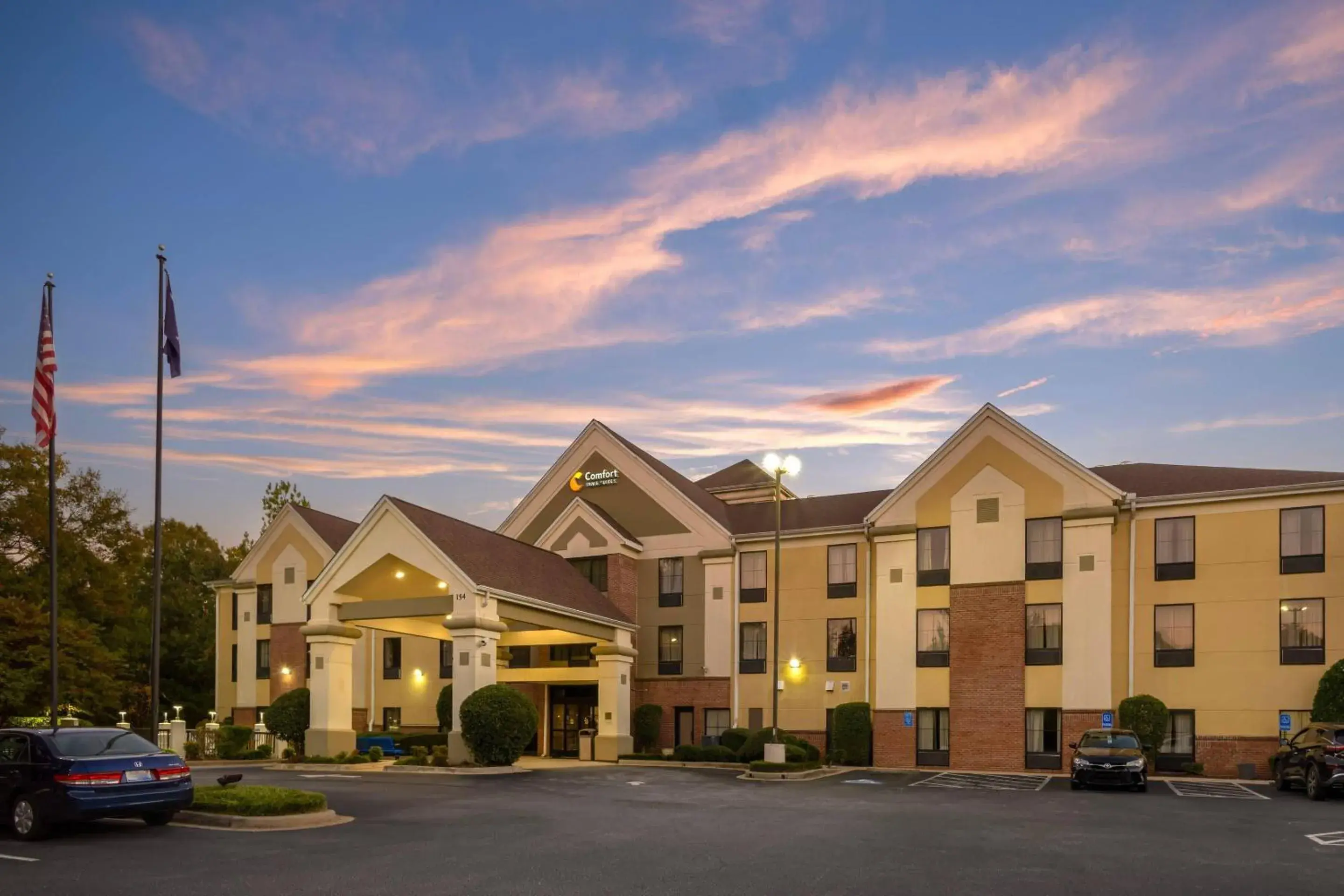 Property building in Comfort Inn & Suites Spartanburg North Property building in Comfort Inn & Suites Spartanburg North