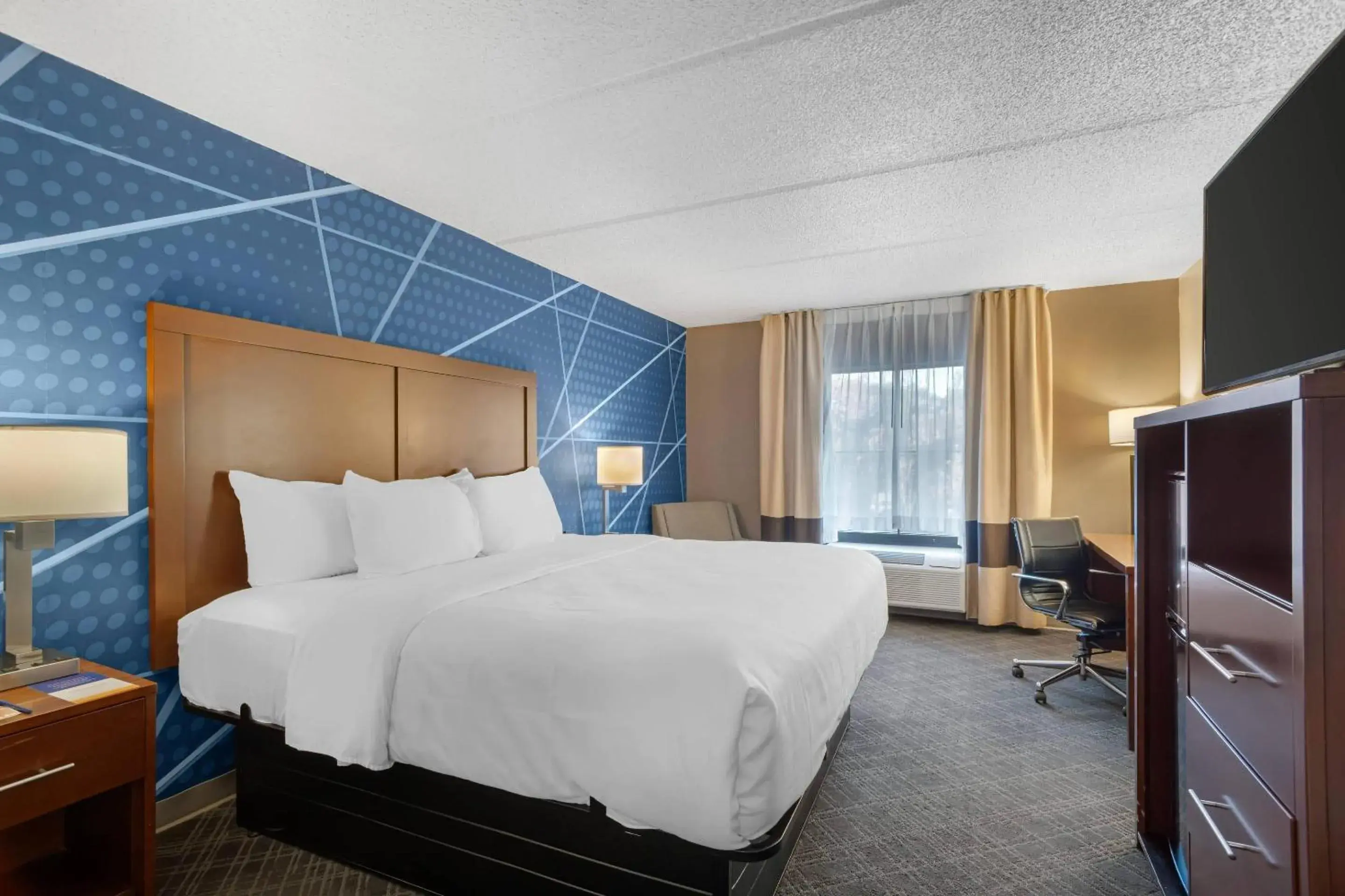 Bedroom, Bed in Comfort Inn & Suites Spartanburg North Bedroom, Bed in Comfort Inn & Suites Spartanburg North