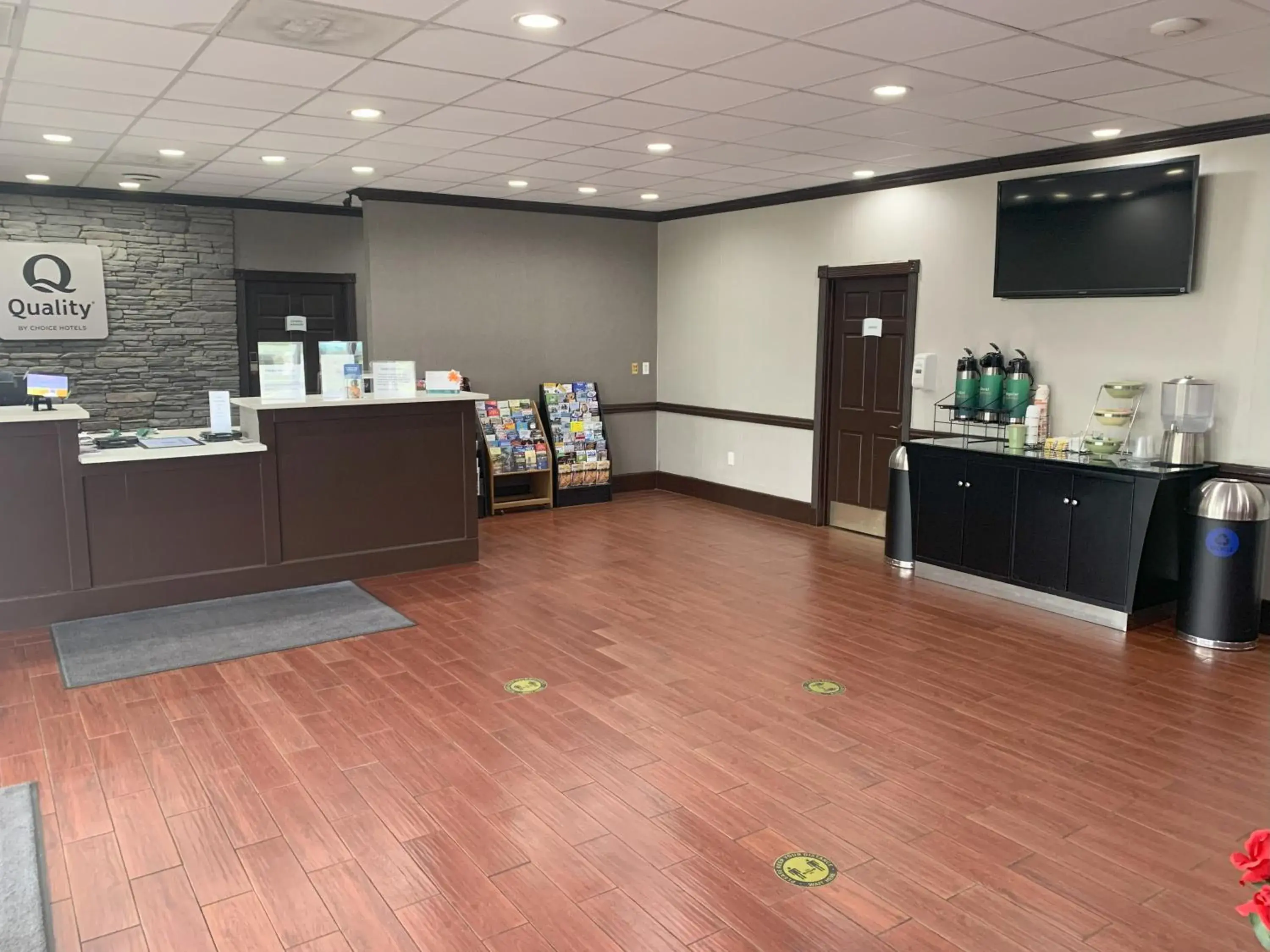 Lobby or reception in Quality Inn & Suites Hardeeville - Savannah North Lobby or reception in Quality Inn & Suites Hardeeville - Savannah North