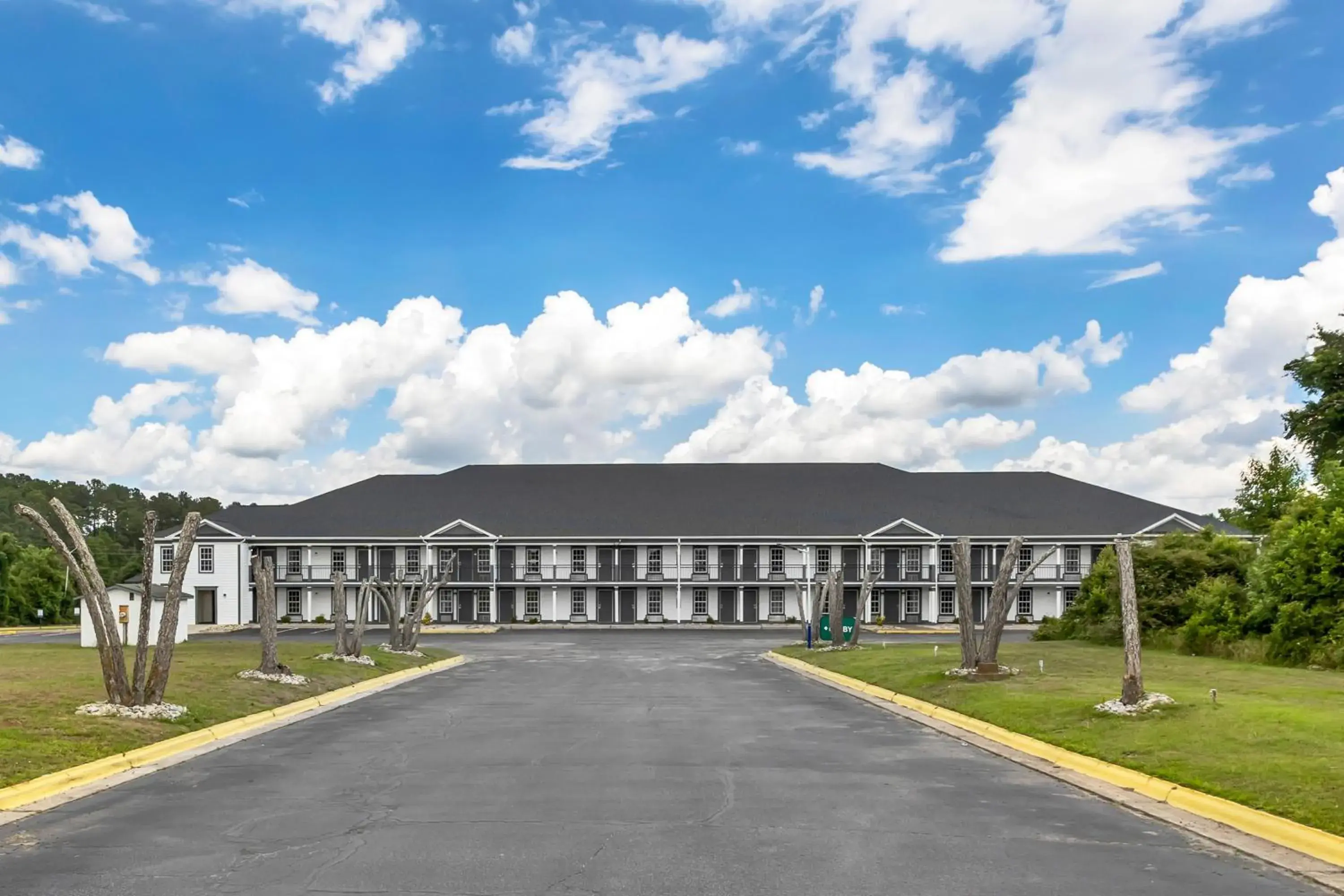 Property building in Quality Inn & Suites Santee I-95 Property building in Quality Inn & Suites Santee I-95