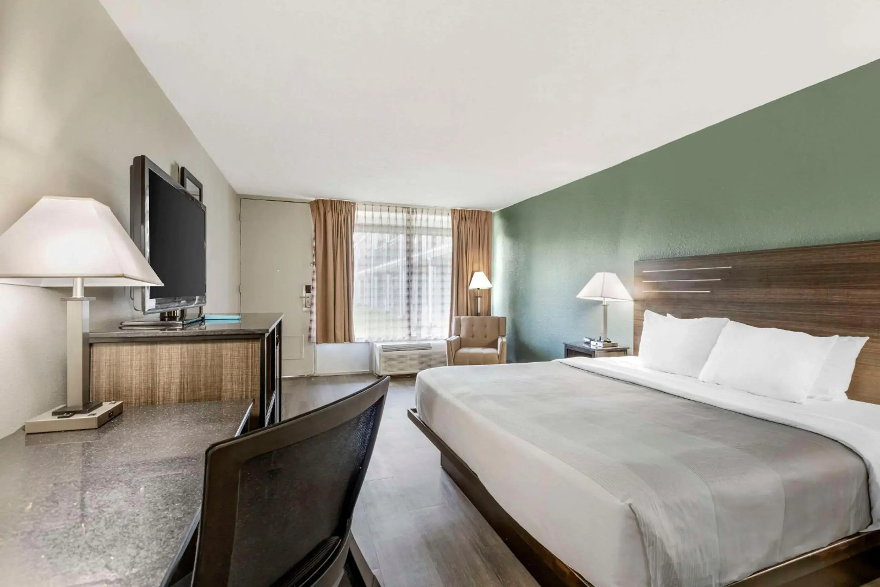 Bedroom, Bed in Quality Inn & Suites Santee I-95 Bedroom, Bed in Quality Inn & Suites Santee I-95