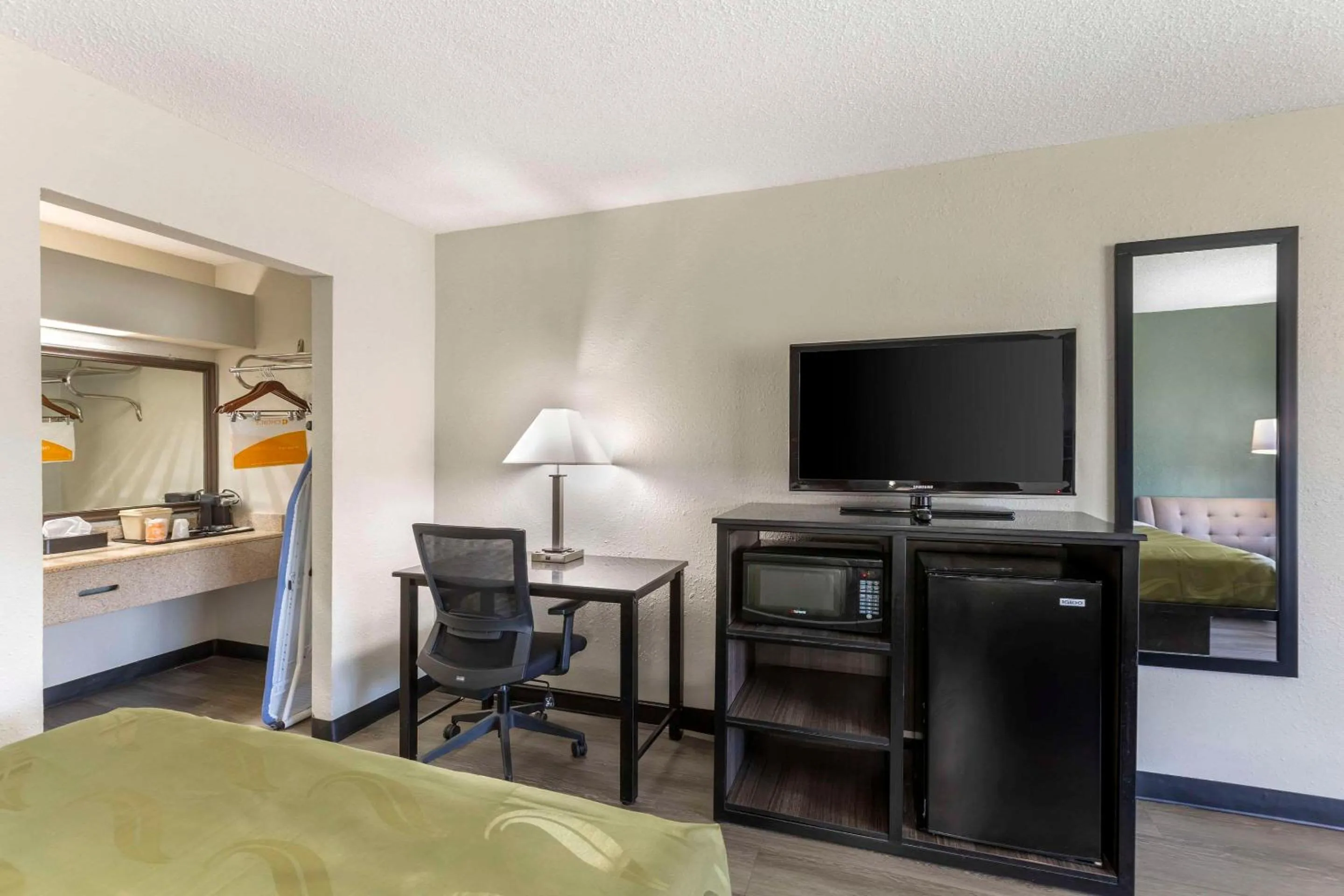 Bedroom in Quality Inn & Suites Santee I-95