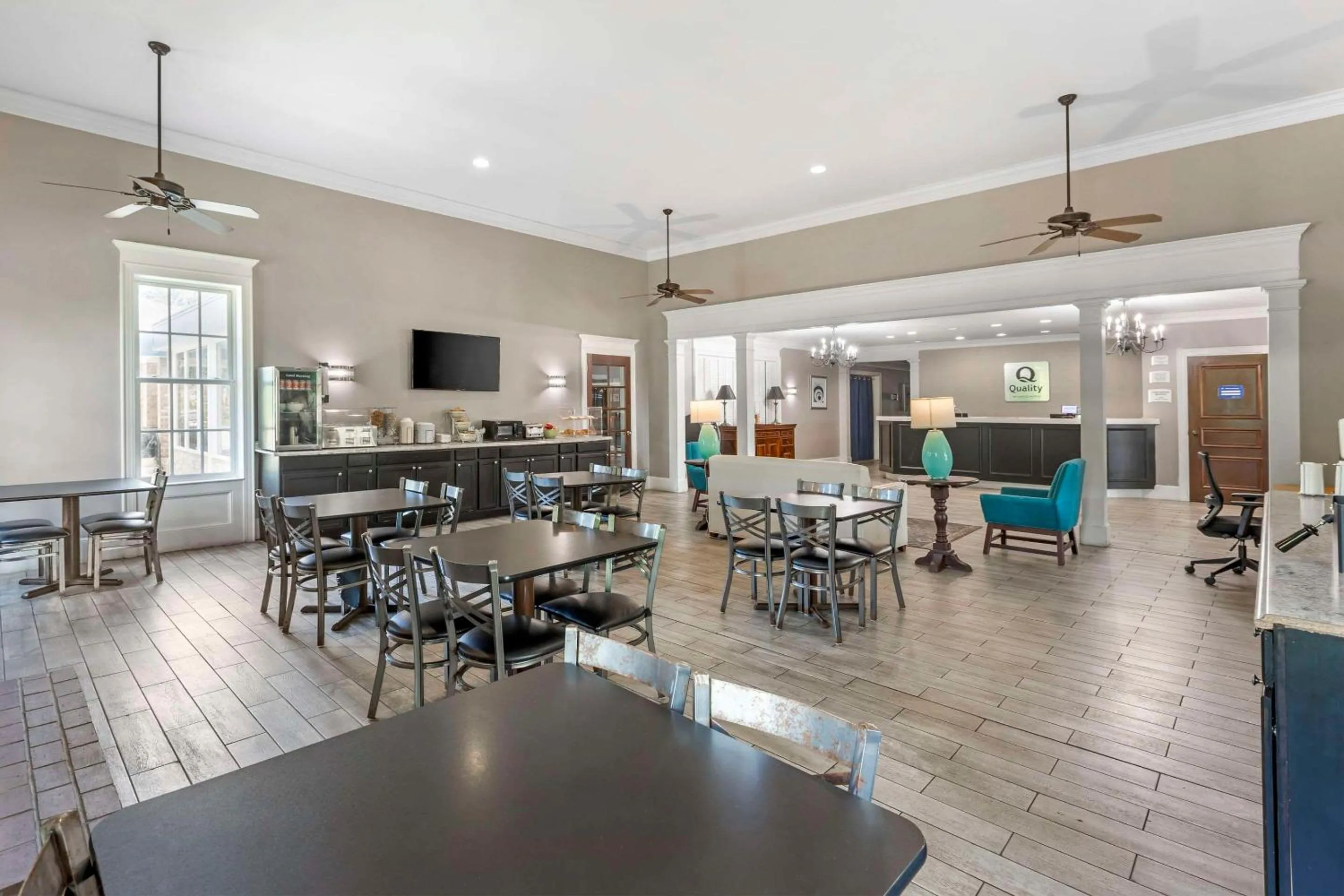 Breakfast in Quality Inn & Suites Santee I-95